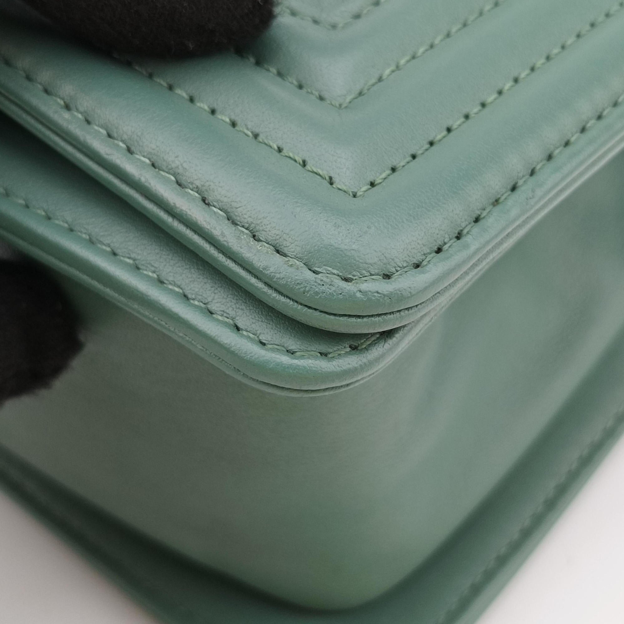 Pre-owned Chanel BOY CHANEL Green Leather A67086 shoulderbag | stylenewstar