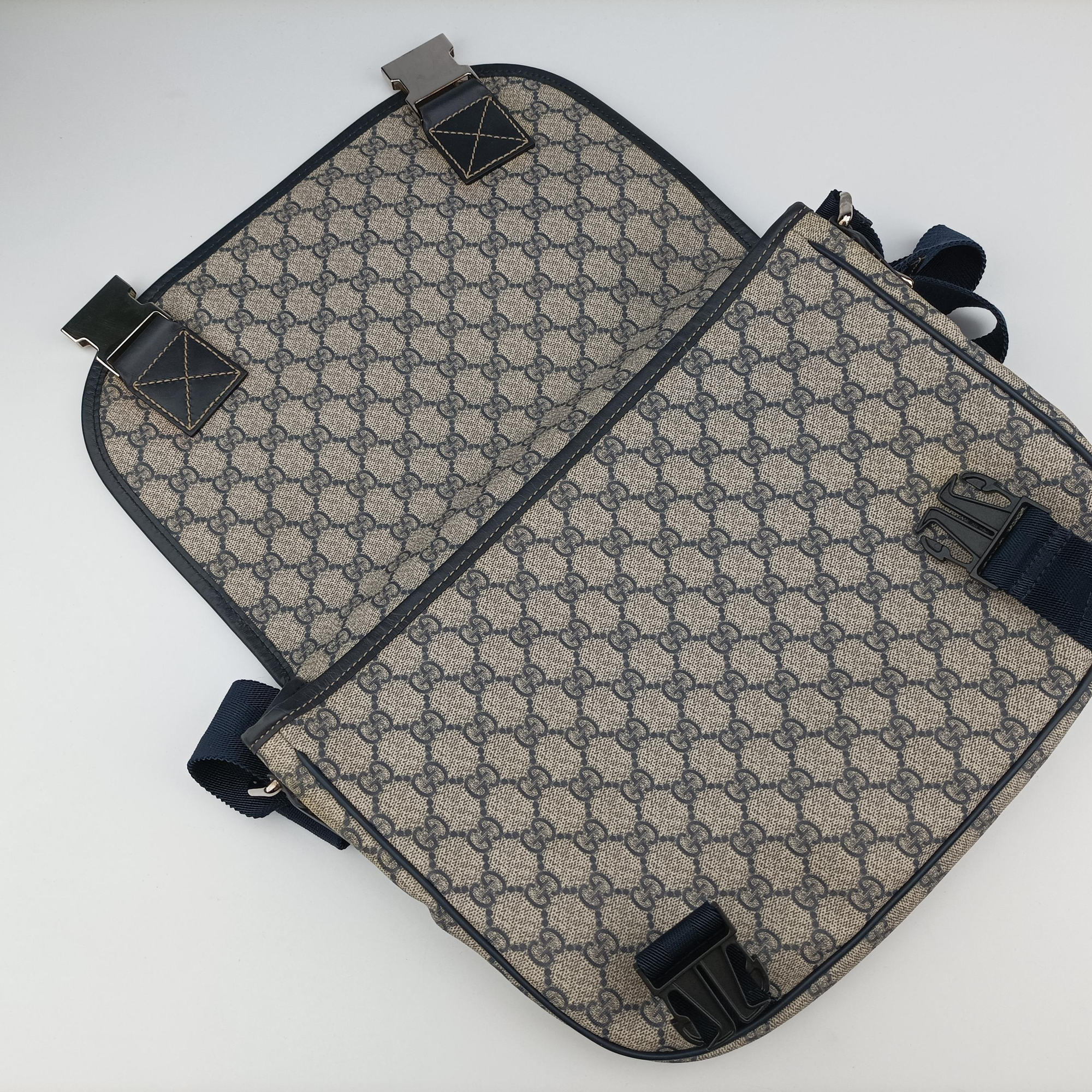 Vintage Gucci GG Plus Messenger beige×navy PVC coated canvas×Leather 201732 shoulderbag | stylenewstar
