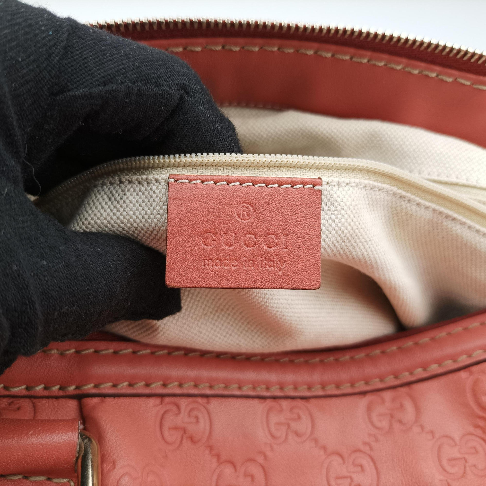 Pre-owned Gucci Sukey Coral Pink Leather 247902 handbag | stylenewstar