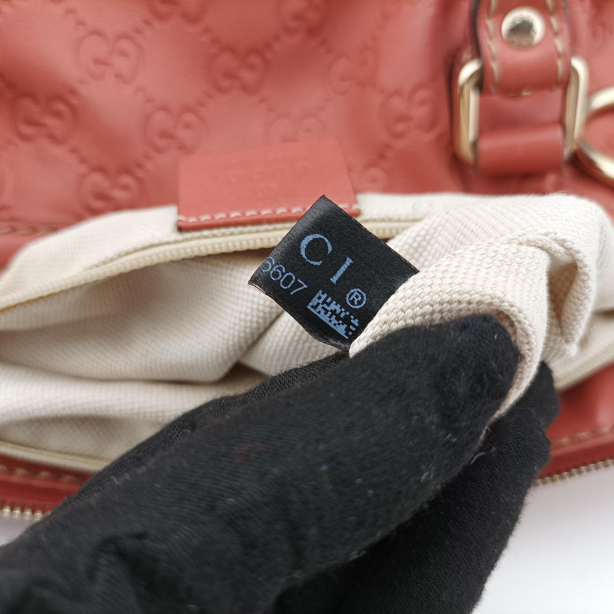 Pre-owned Gucci Sukey Coral Pink Leather 247902 handbag | stylenewstar