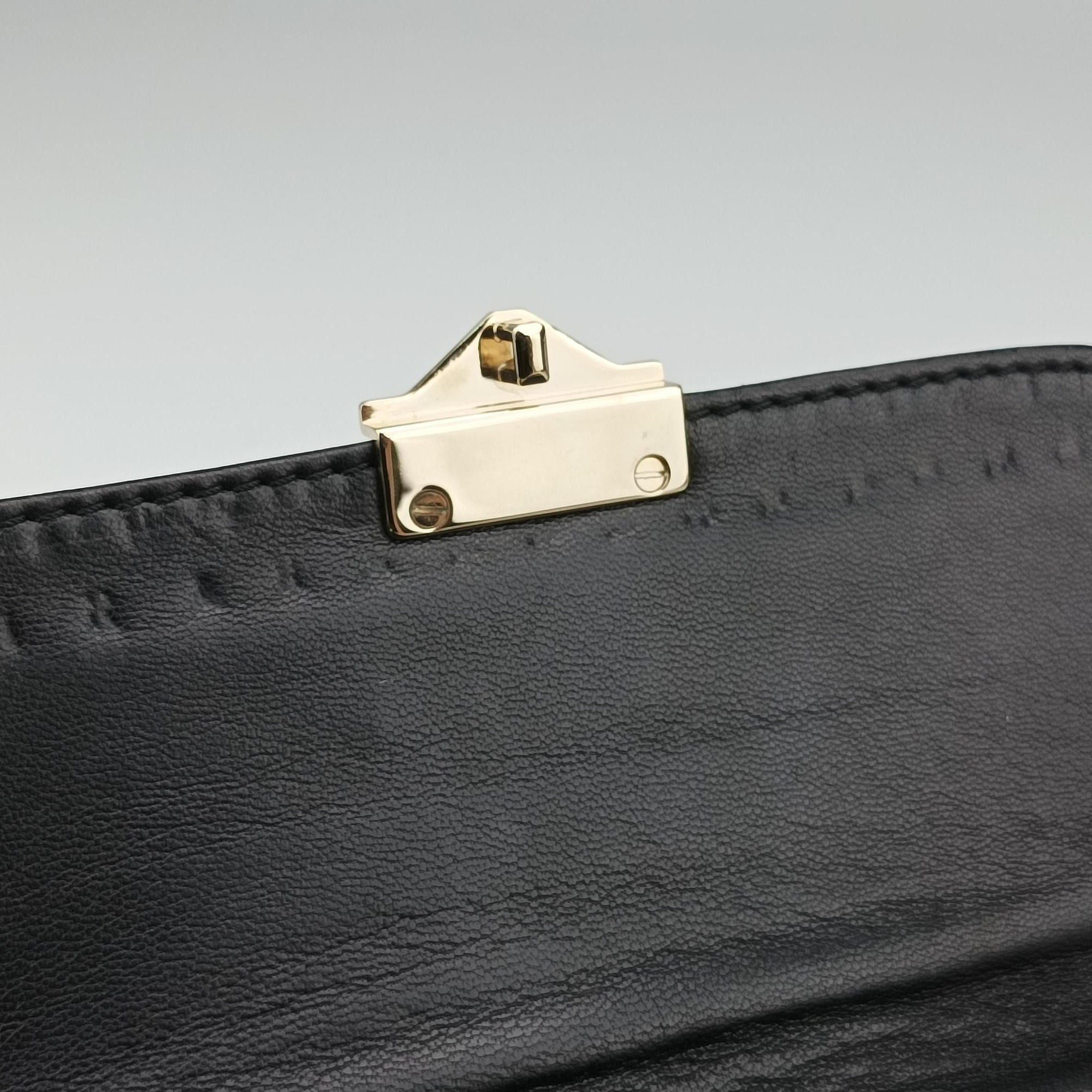 Pre-owned Valentino Rockstud Glam Lock Black Leather  shoulderbag | stylenewstar