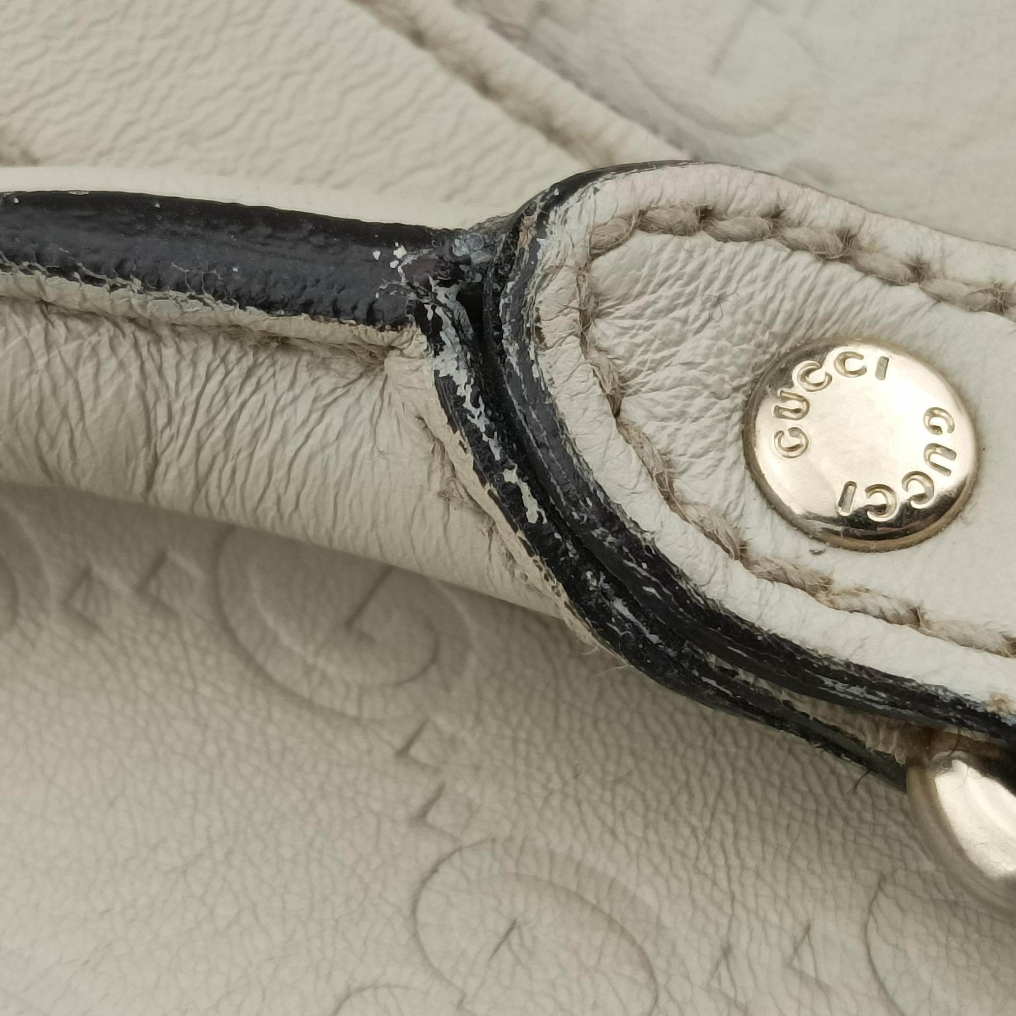 Pre-owned Gucci GG plus Spring Joy GG Supreme White Leather 193603 handbag | stylenewstar