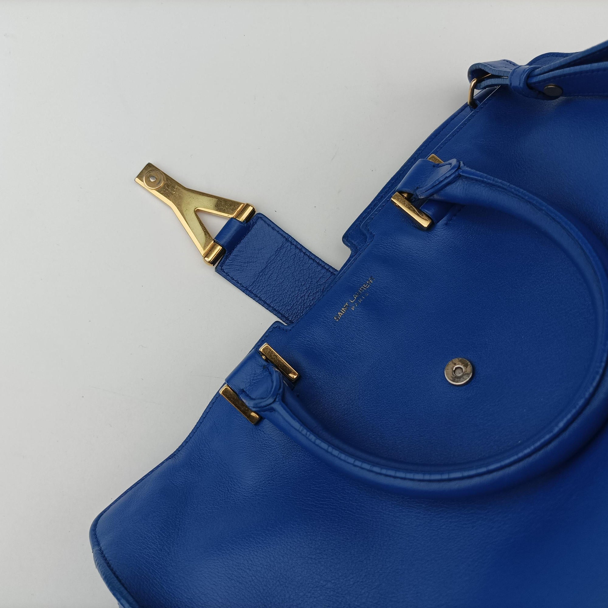 Pre-owned Yves Saint Laurent Y Ligne Petit Cabas Blue Leather 311210 shoulderbag | stylenewstar