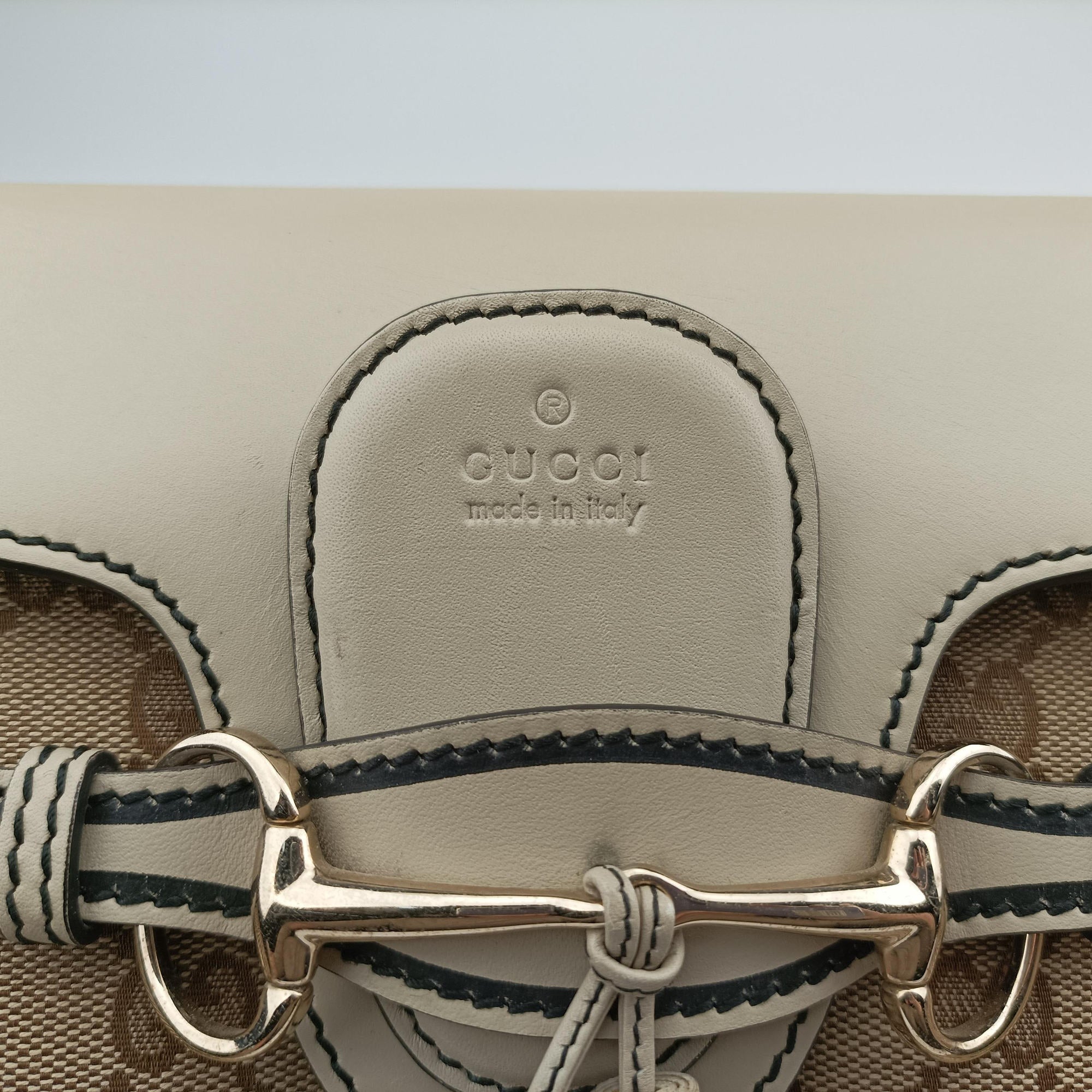 Pre-owned Gucci Emily white x beige canvas×leather 295402 shoulderbag | stylenewstar