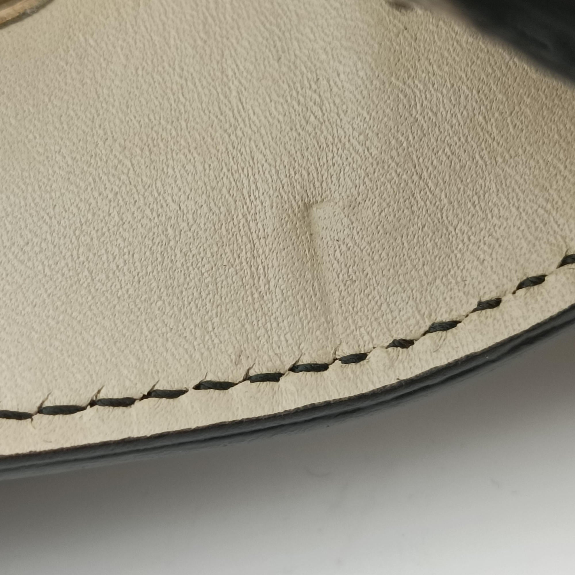 Pre-owned Gucci Emily white x beige canvas×leather 295402 shoulderbag | stylenewstar