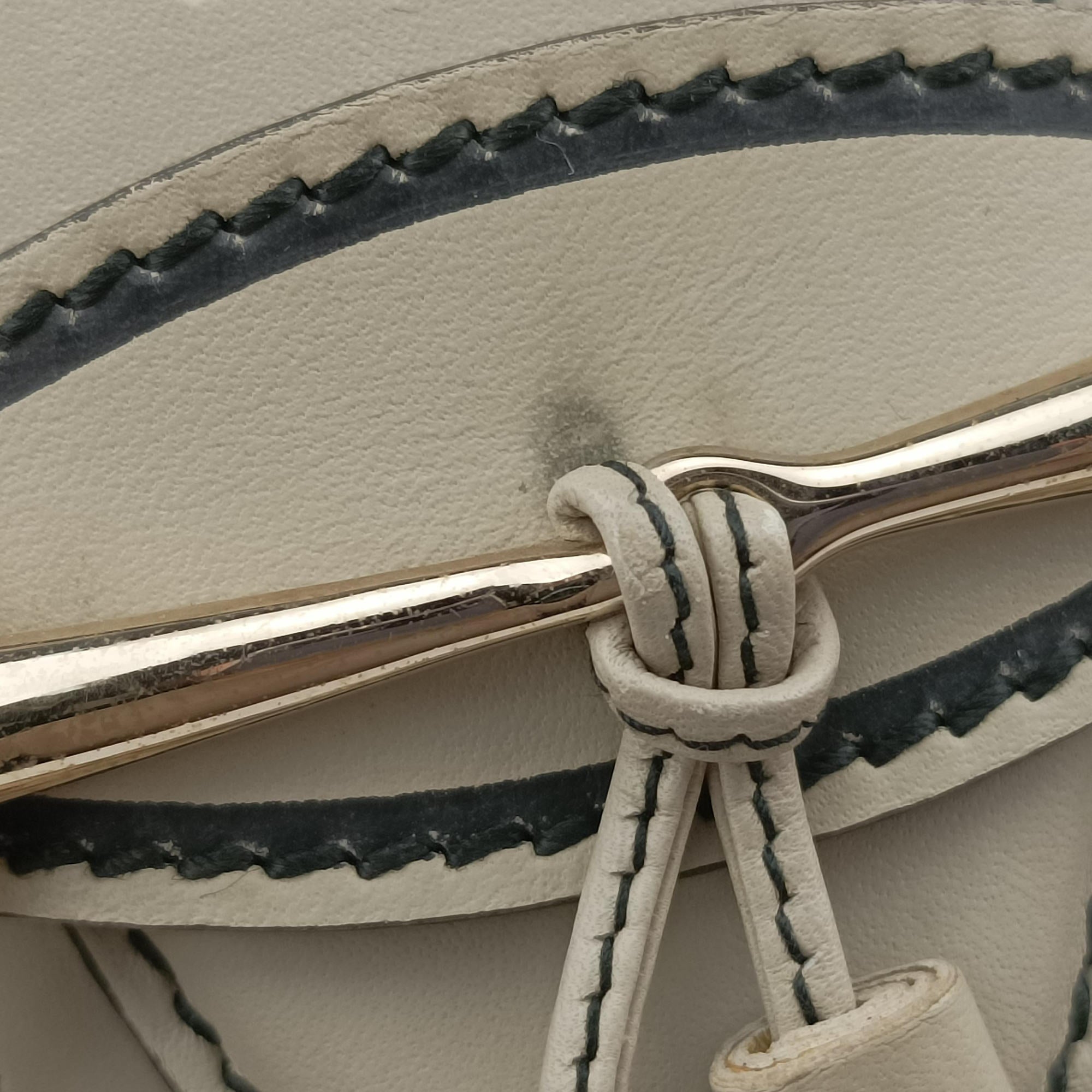 Pre-owned Gucci Emily white x beige canvas×leather 295402 shoulderbag | stylenewstar