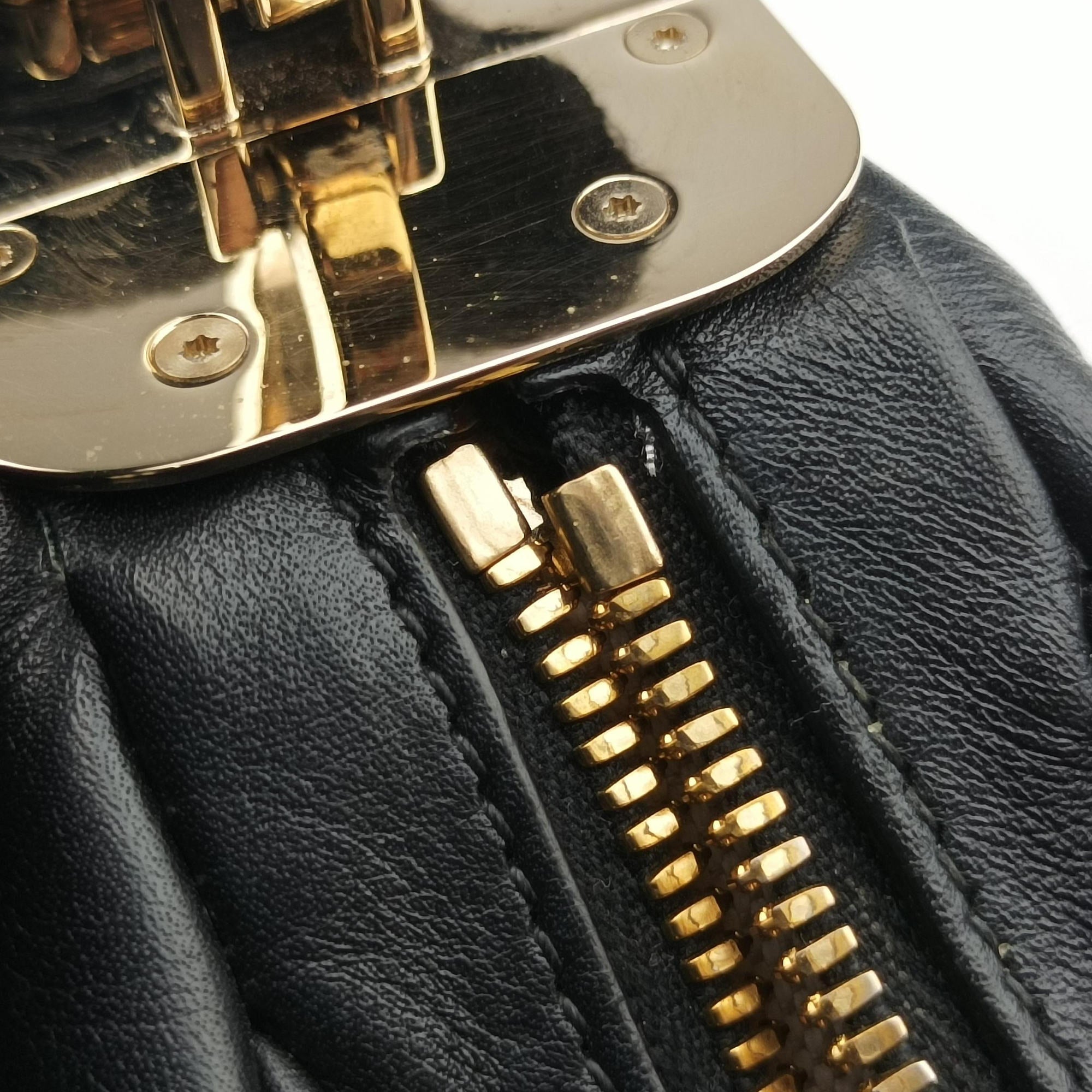Secondhand Gucci ATTACHE Black Leather 699409 shoulderbag | stylenewstar