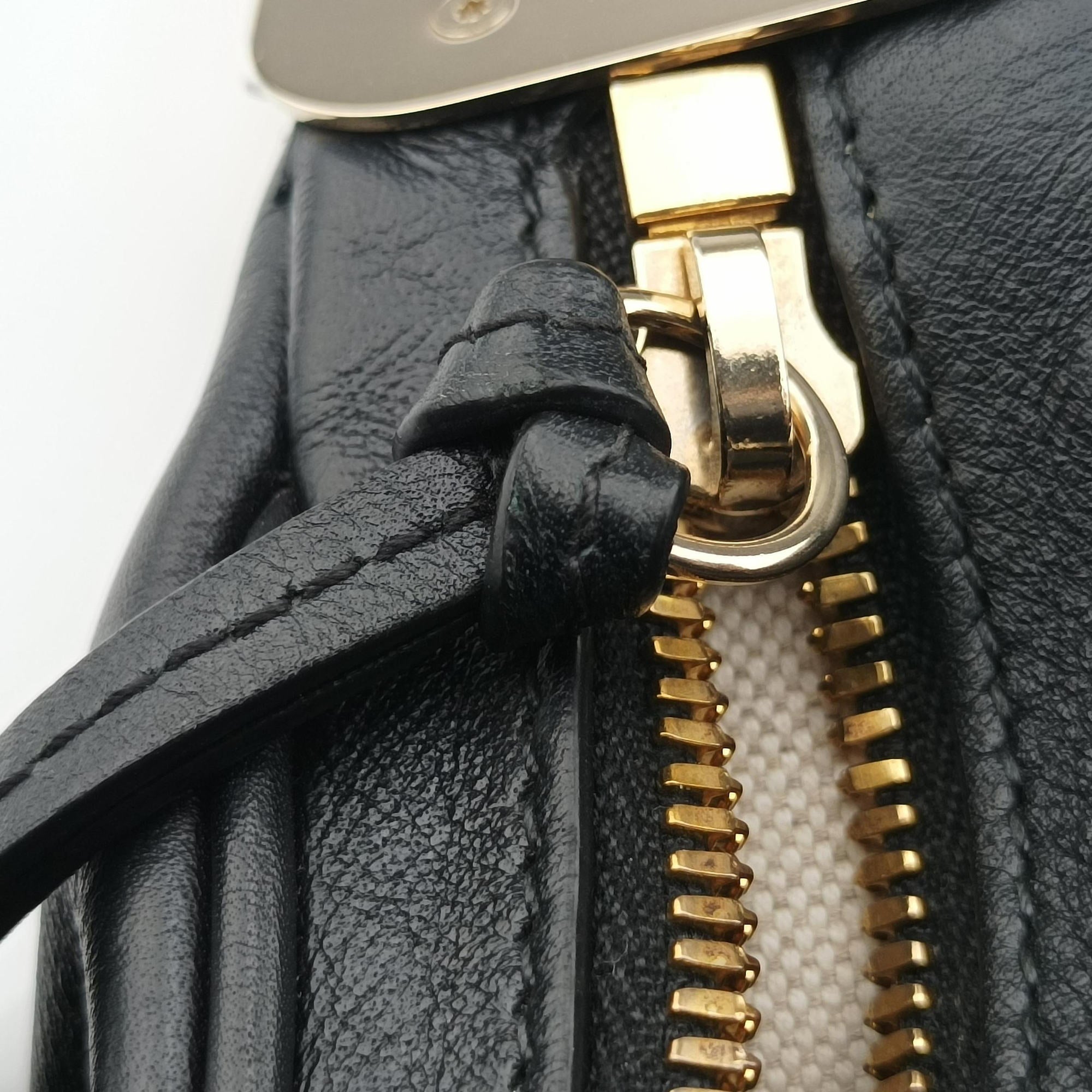 Secondhand Gucci ATTACHE Black Leather 699409 shoulderbag | stylenewstar