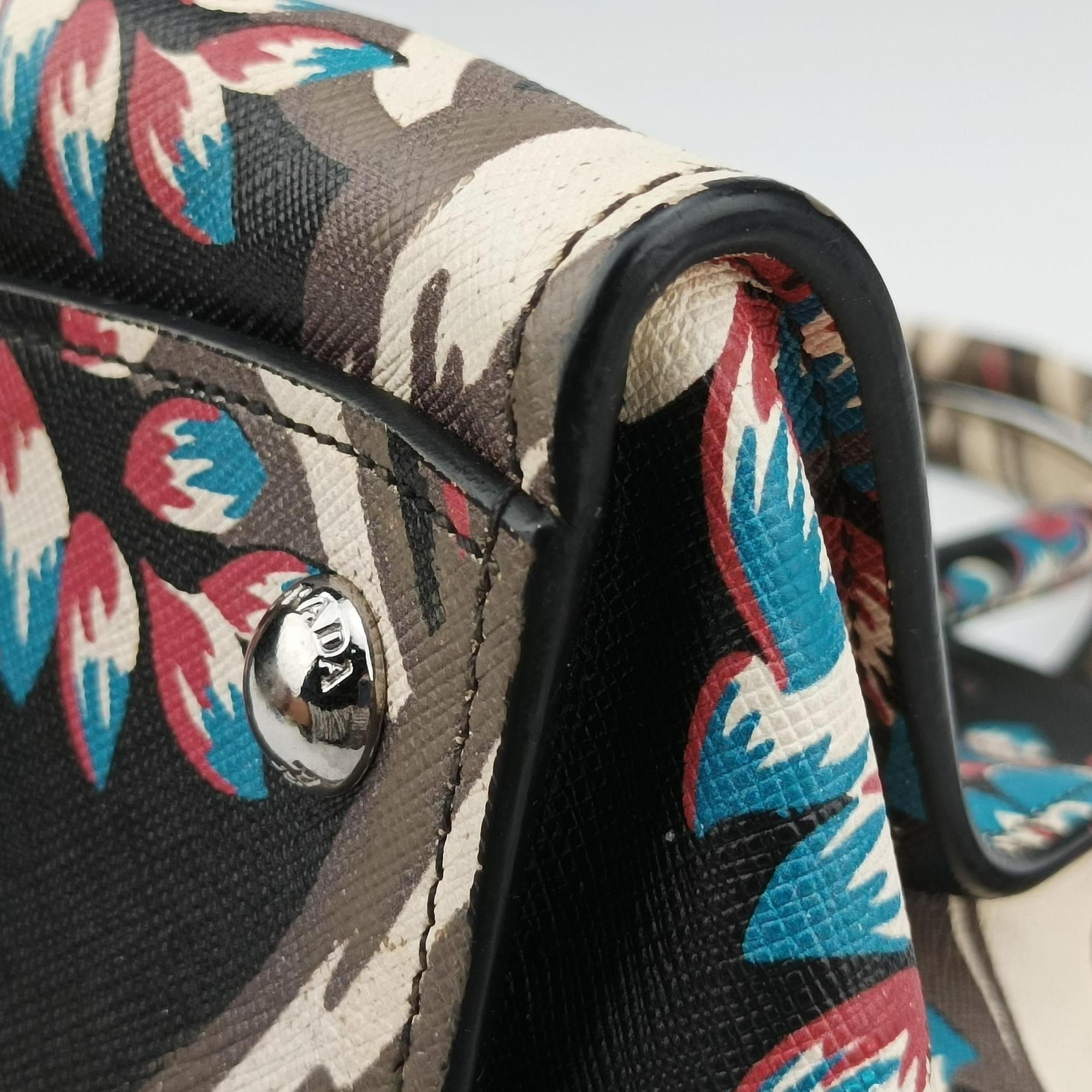 Pre-owned Prada Galleria Floral Print Multicolour SAFFIANO Leather BN2274 shoulderbag | stylenewstar