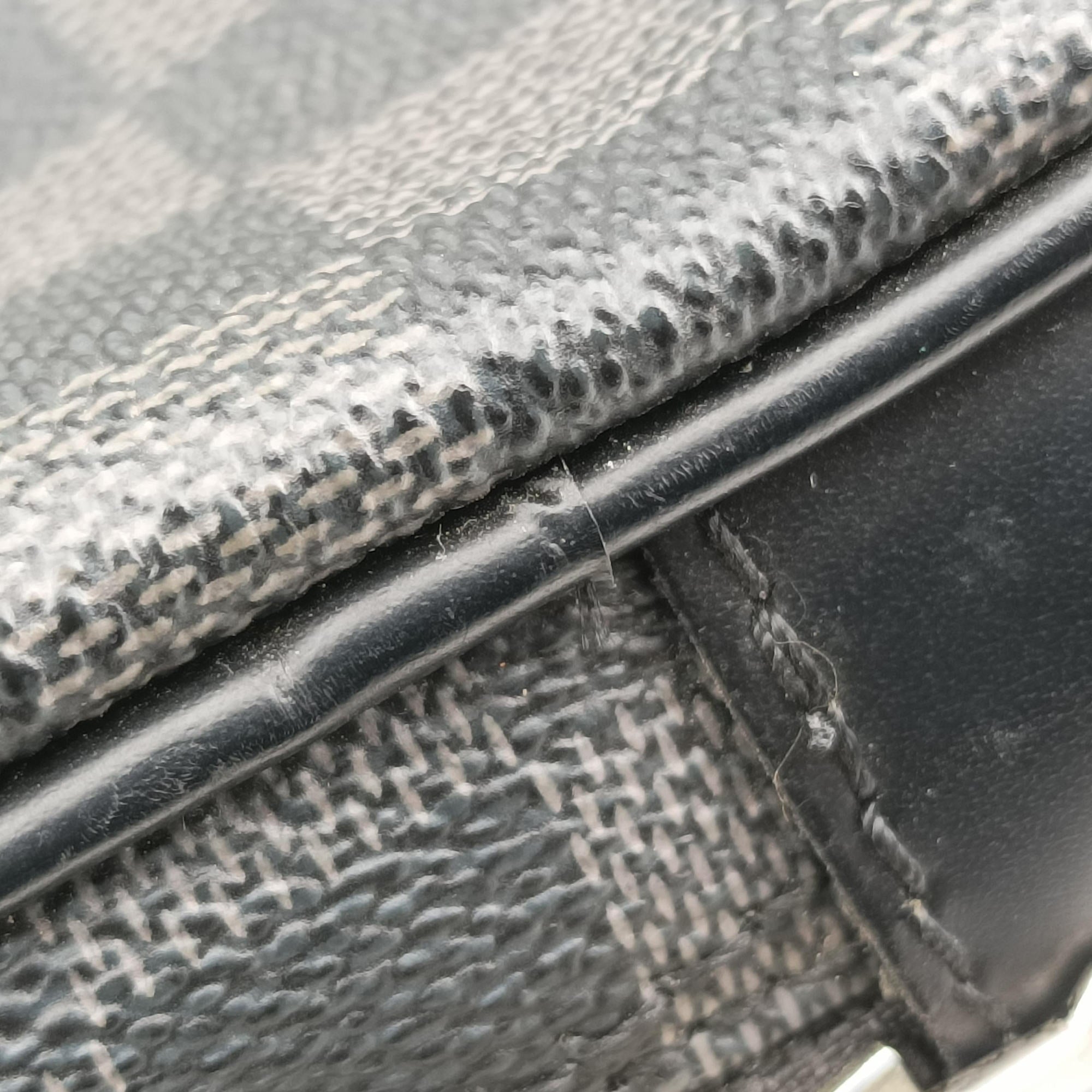 Pre-owned Louis Vuitton Porte Documents Voyage Noir Damier Graphite N41125 handbag | stylenewstar