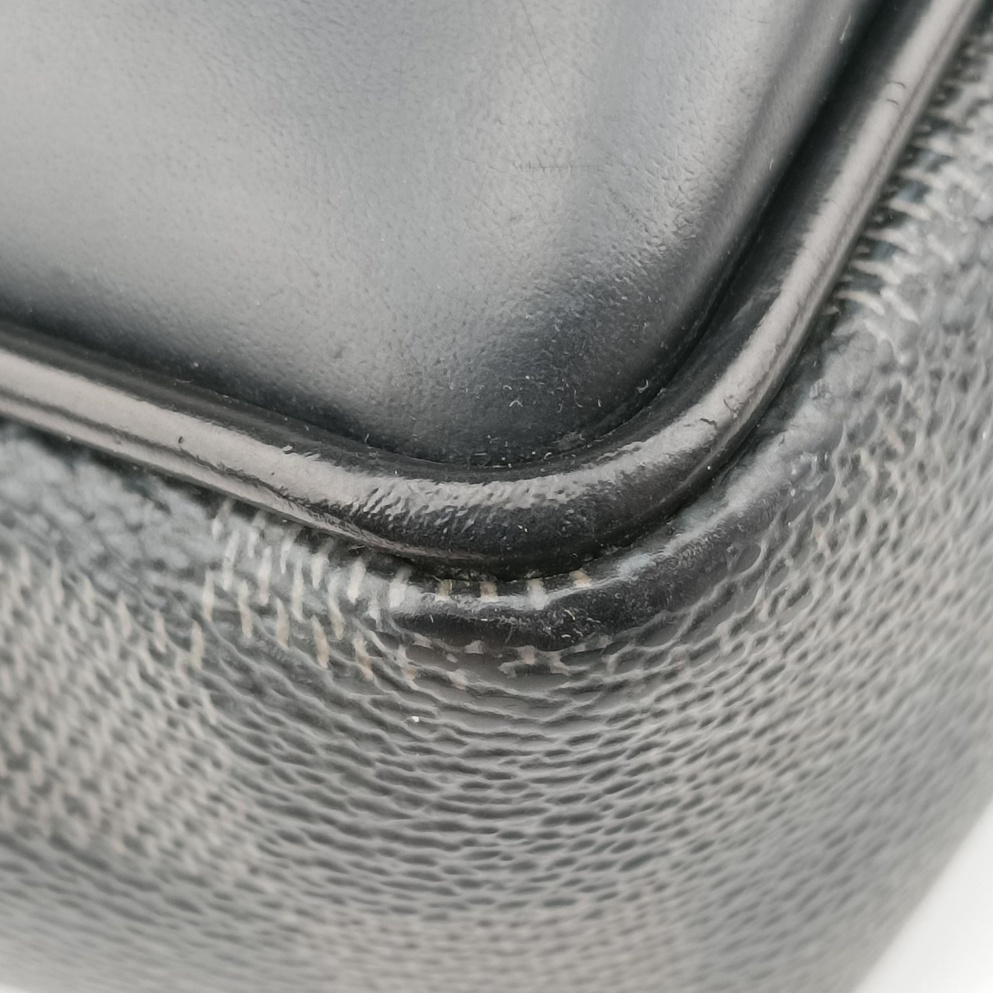 Pre-owned Louis Vuitton Porte Documents Voyage Noir Damier Graphite N41125 handbag | stylenewstar