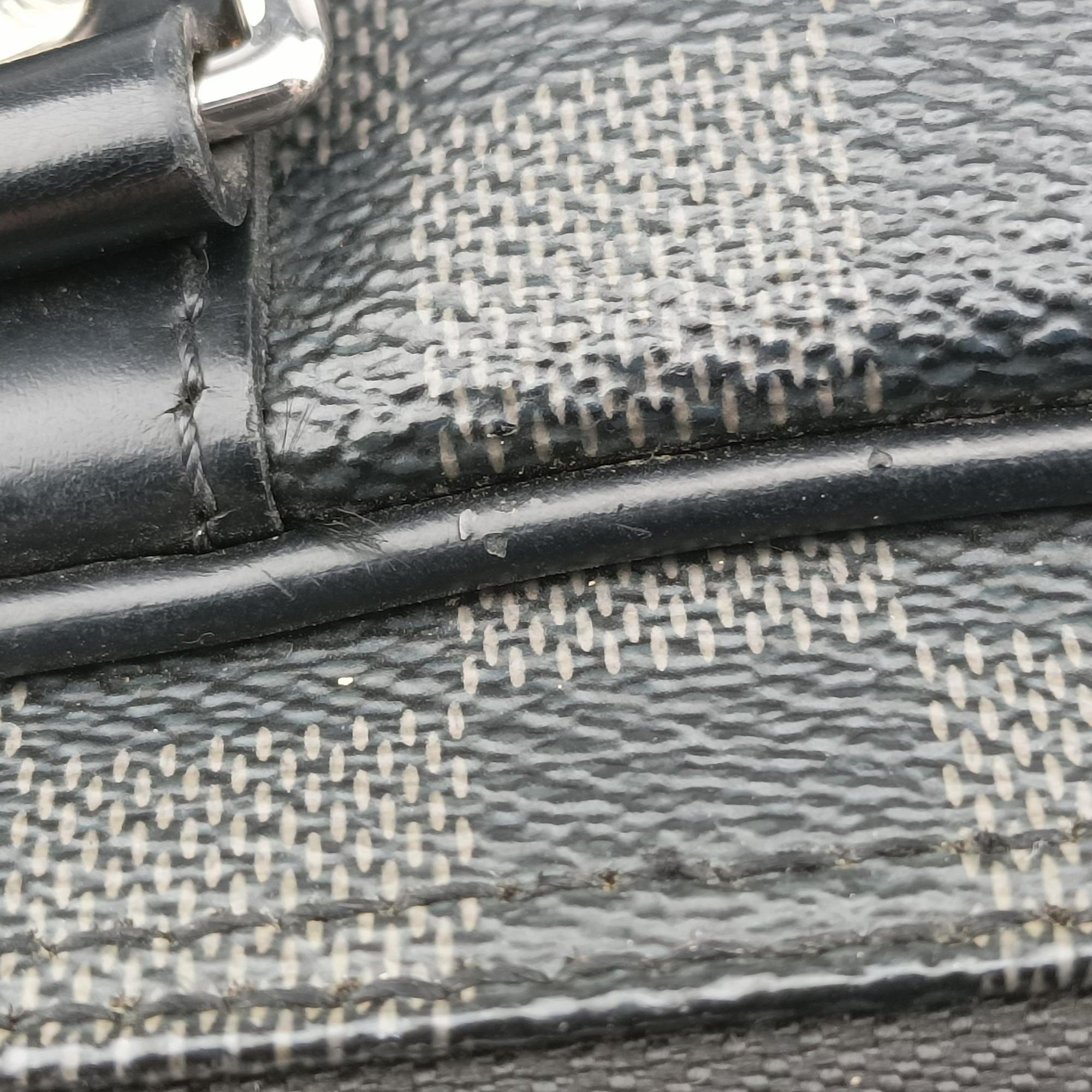 Pre-owned Louis Vuitton Porte Documents Voyage Noir Damier Graphite N41125 handbag | stylenewstar