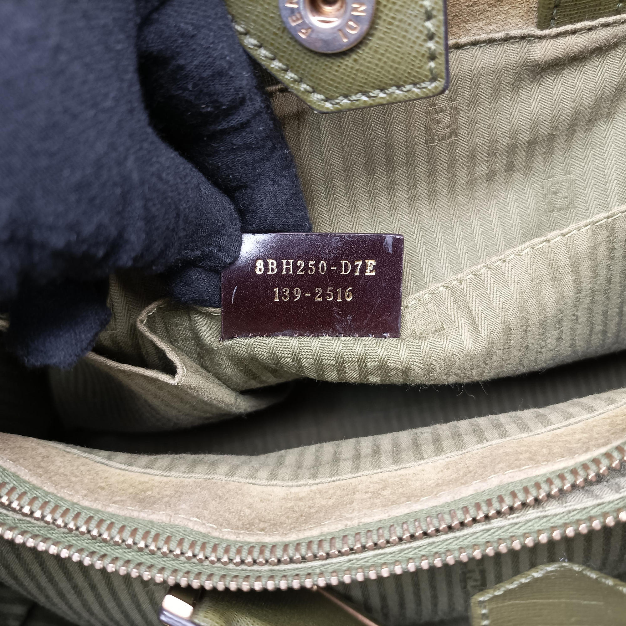 Vintage Fendi Petite 2 JOURS Green Leather 8BH250 shoulderbag | stylenewstar