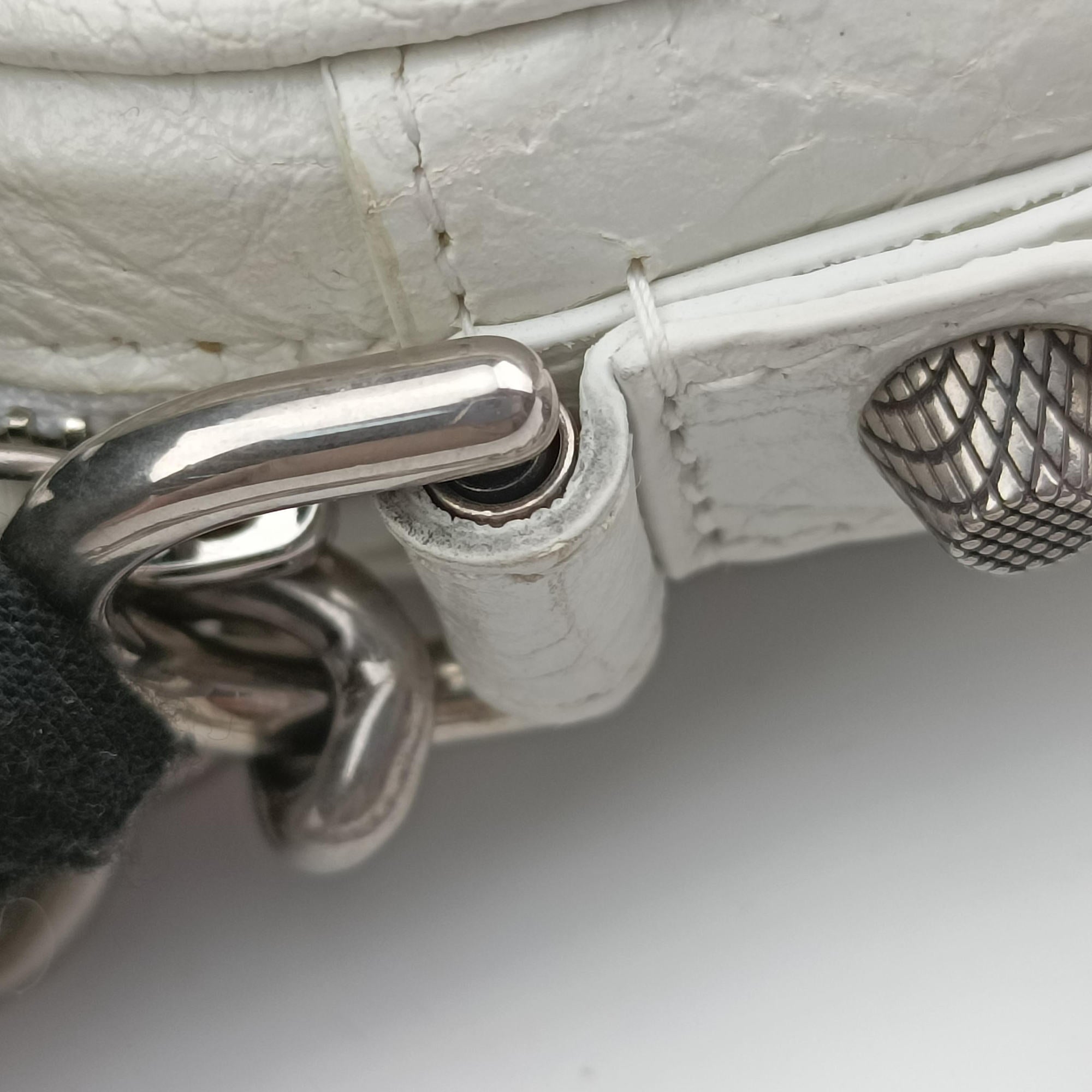 Pre-owned Balenciaga Le Cagole Heart Mini White lambskin  shoulderbag | stylenewstar