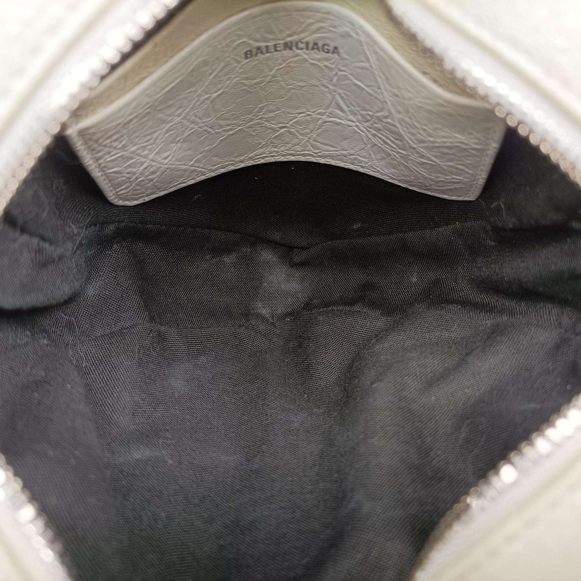 Pre-owned Balenciaga Le Cagole Heart Mini White lambskin  shoulderbag | stylenewstar