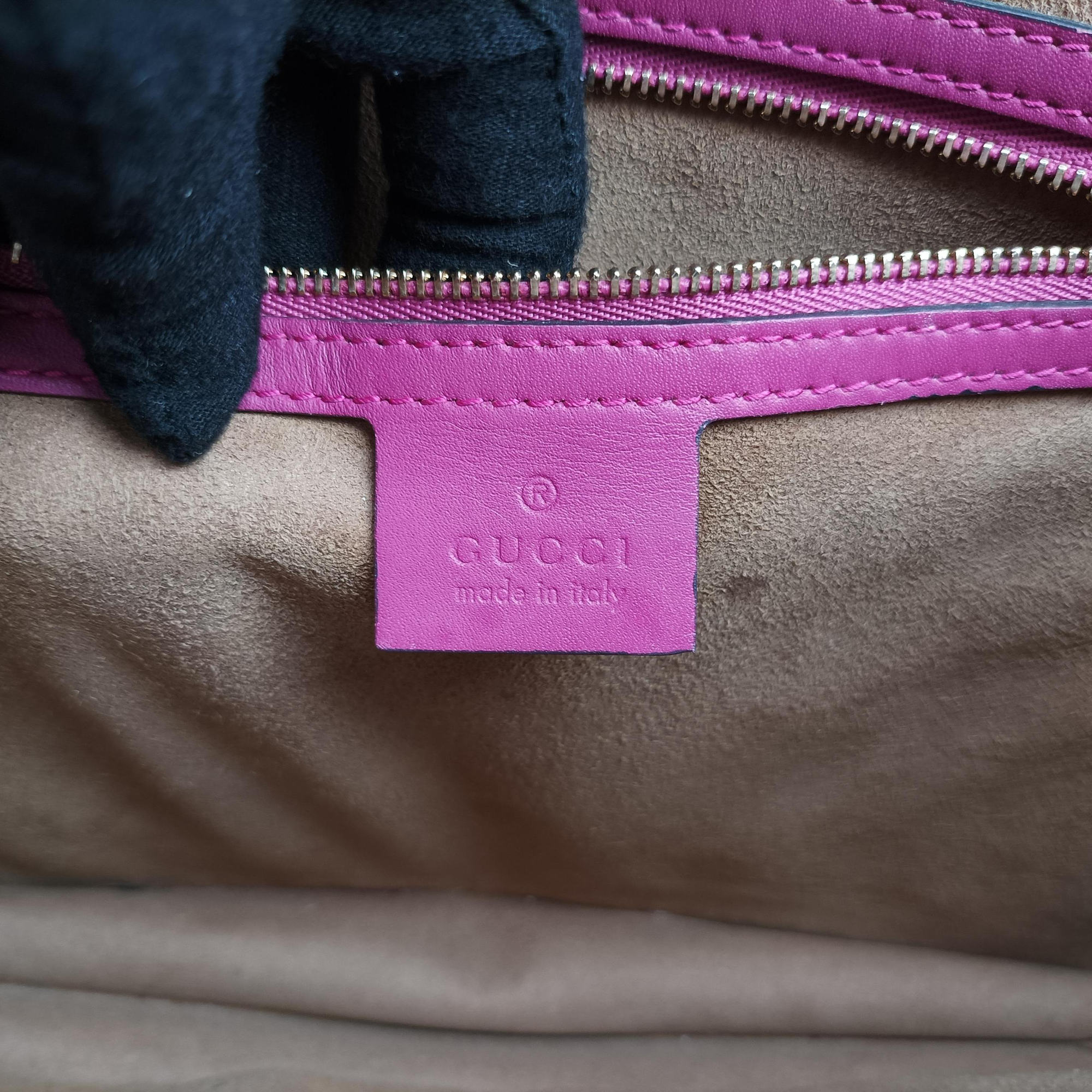 Pre-owned Gucci GG SUPREME Beige×Pink×Red PVC coated canvas×Leather 409531 shoulderbag | stylenewstar