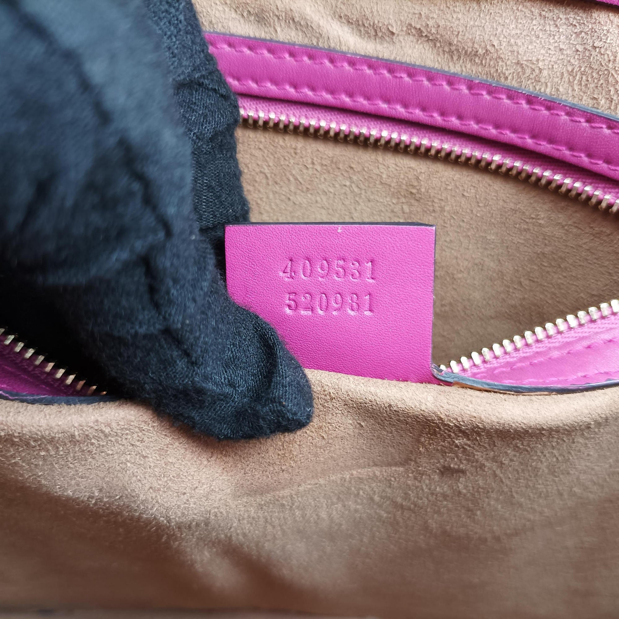 Pre-owned Gucci GG SUPREME Beige×Pink×Red PVC coated canvas×Leather 409531 shoulderbag | stylenewstar