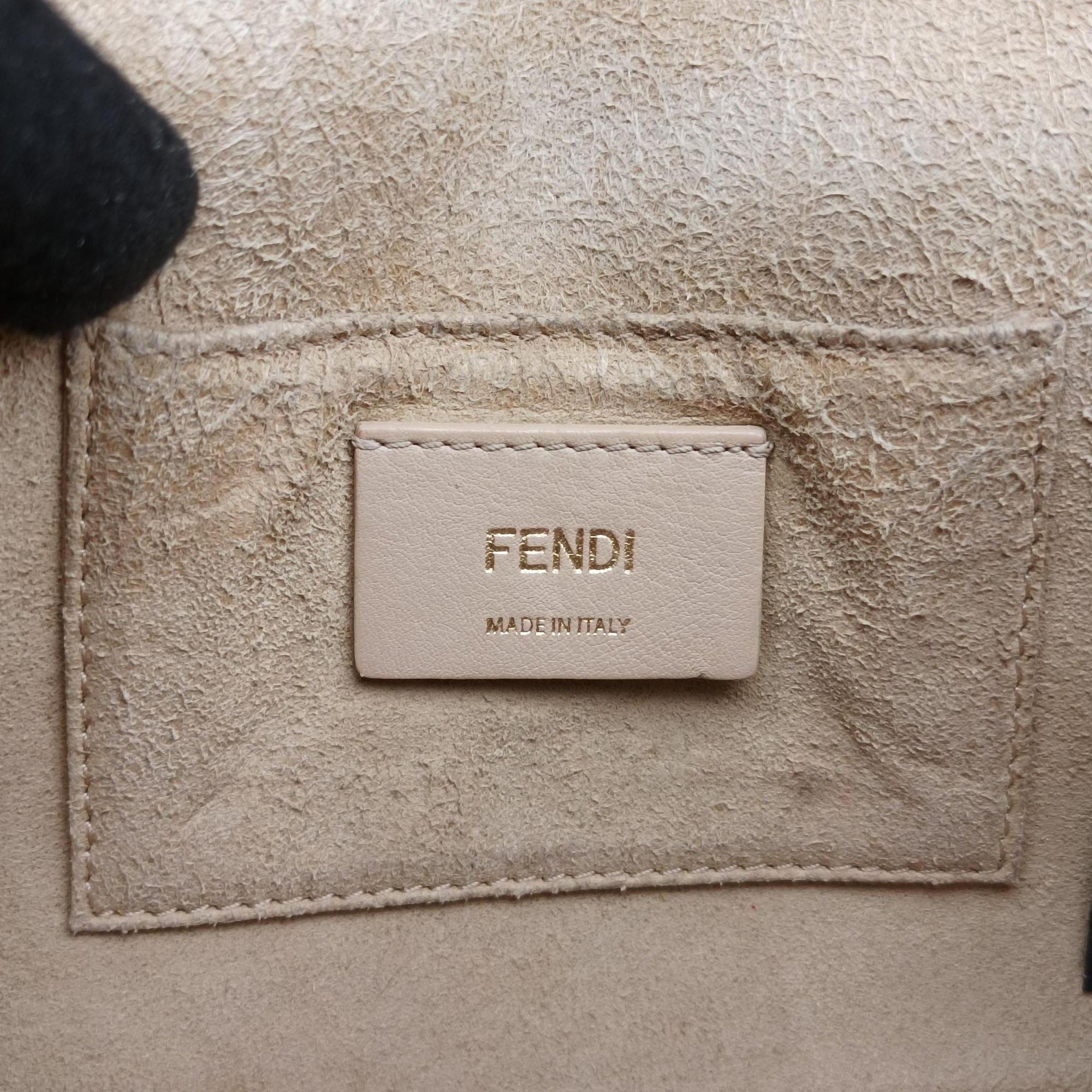 Secondhand Fendi studded Kan I Black Leather 8M0381 shoulderbag | stylenewstar