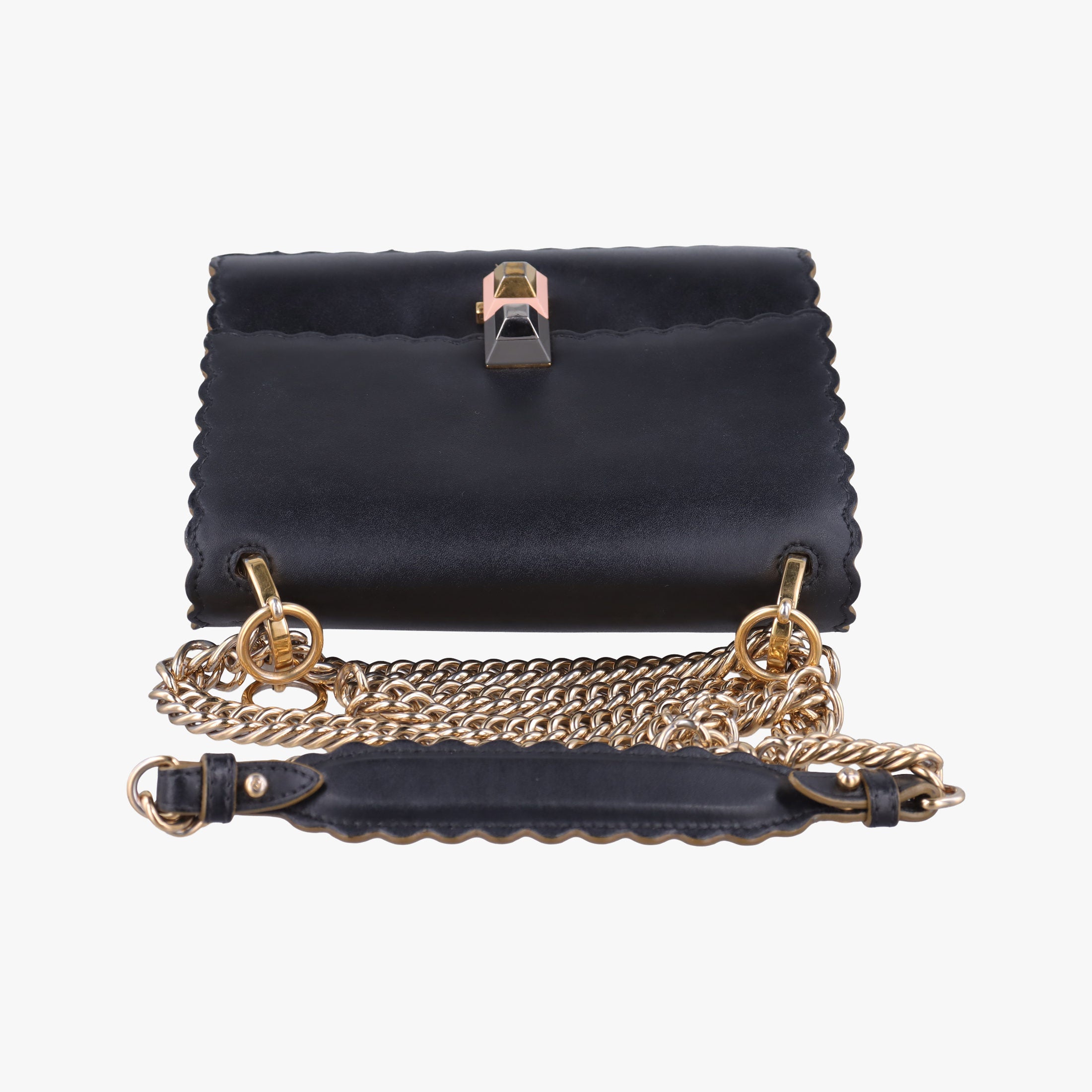 Secondhand Fendi studded Kan I Black Leather 8M0381 shoulderbag | stylenewstar