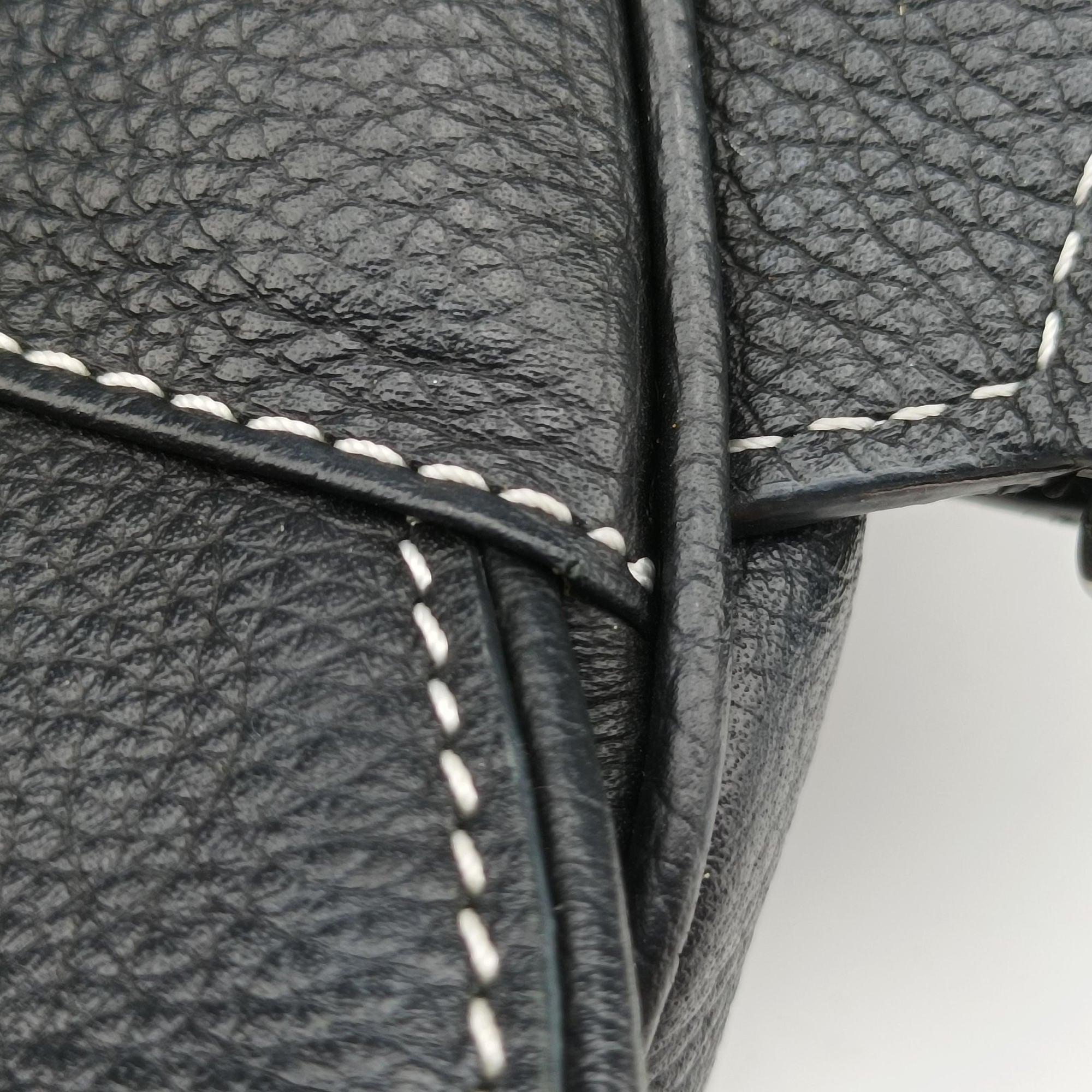 Pre-owned Christian Dior saddle bee Black Leather  crossbodybag | stylenewstar