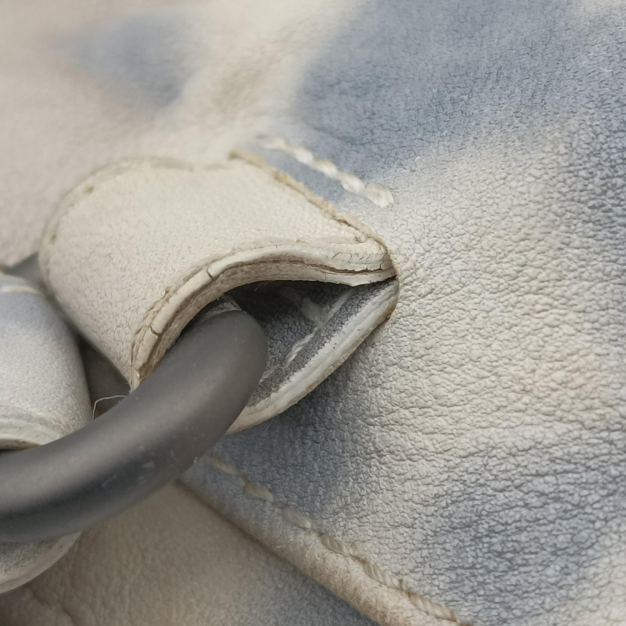 Secondhand Bottega Veneta Intrecciato grayxwhite lambskin  shoulderbag | stylenewstar