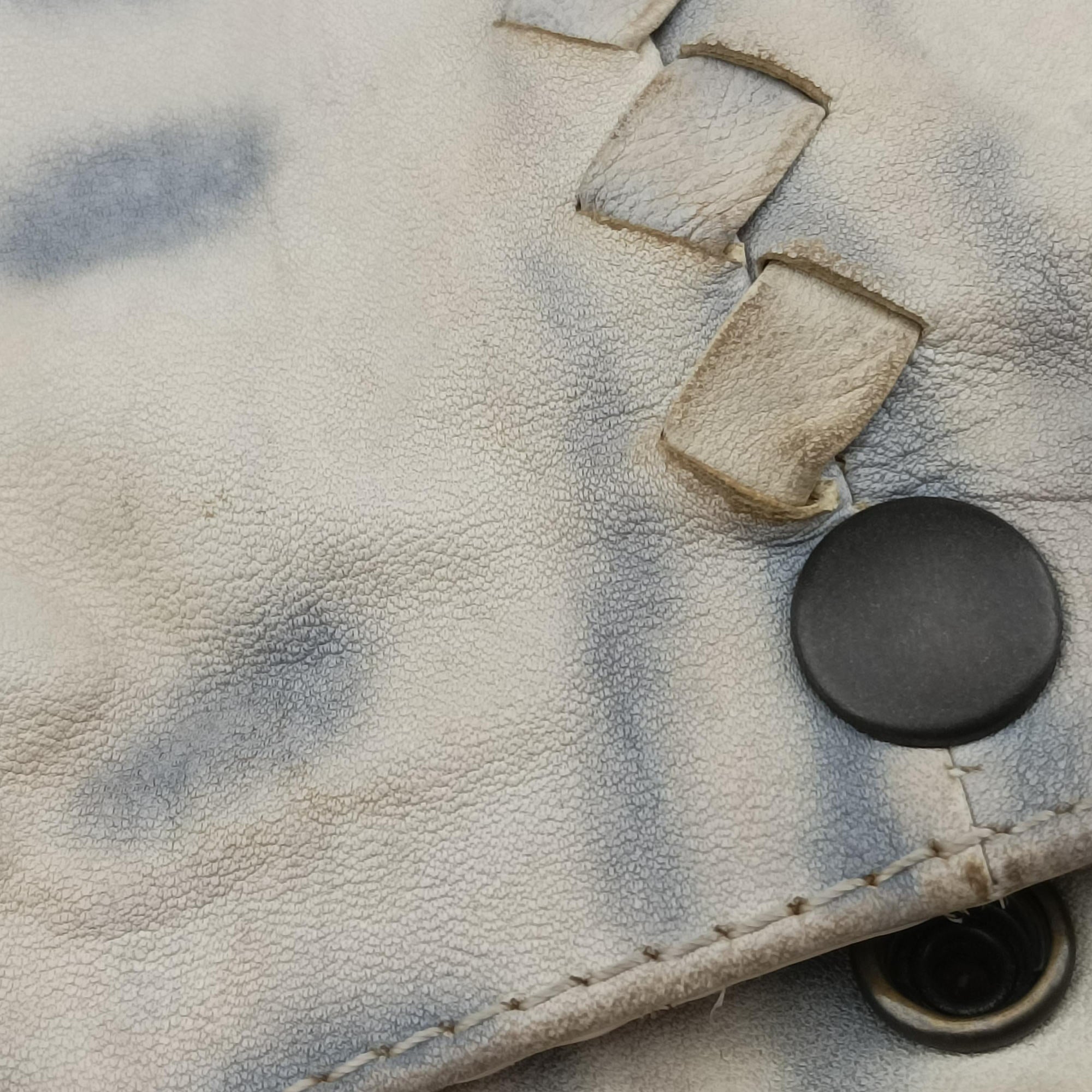 Secondhand Bottega Veneta Intrecciato grayxwhite lambskin  shoulderbag | stylenewstar