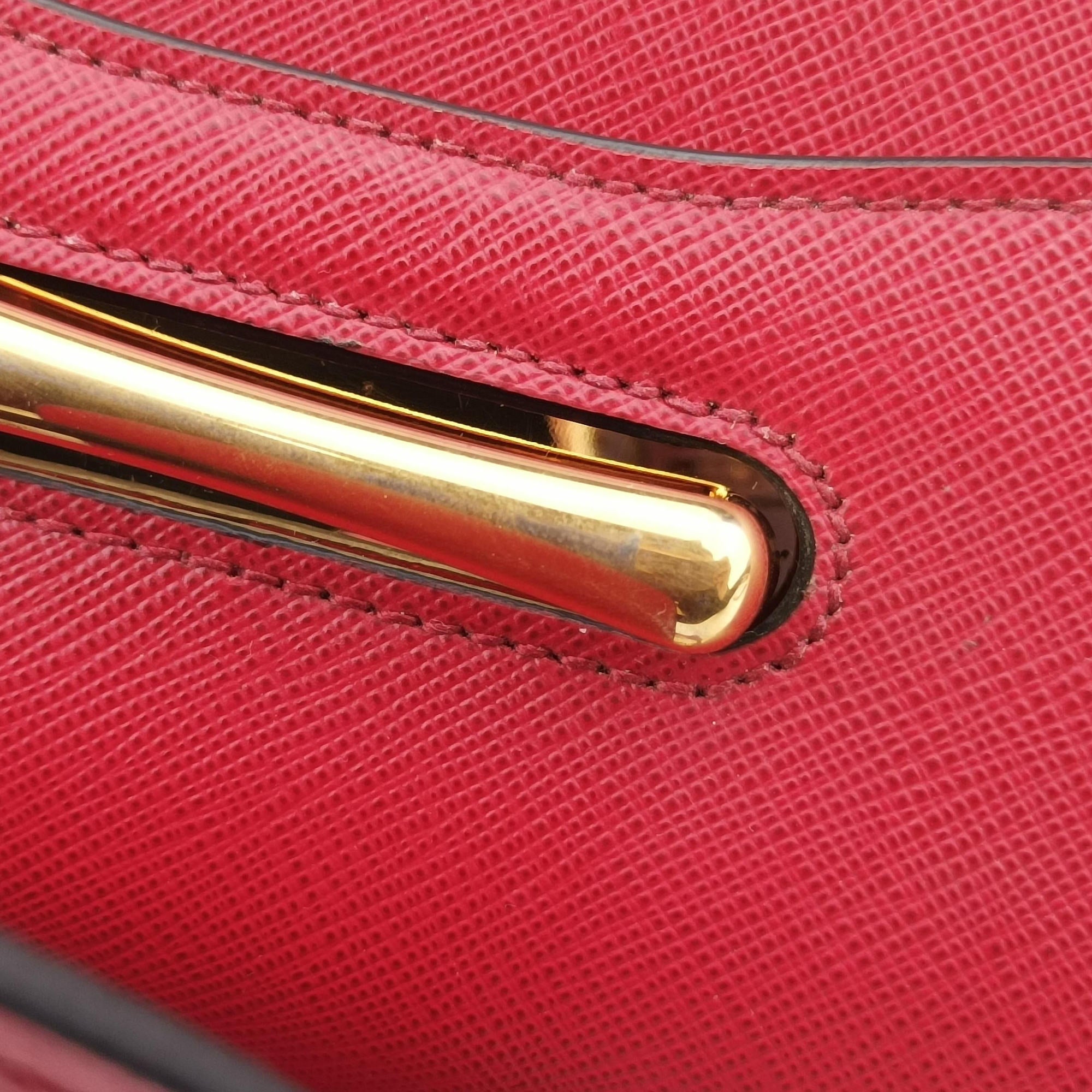Pre-owned Prada Sidonie Red Saffiano Leather 1BN005 shoulderbag | stylenewstar