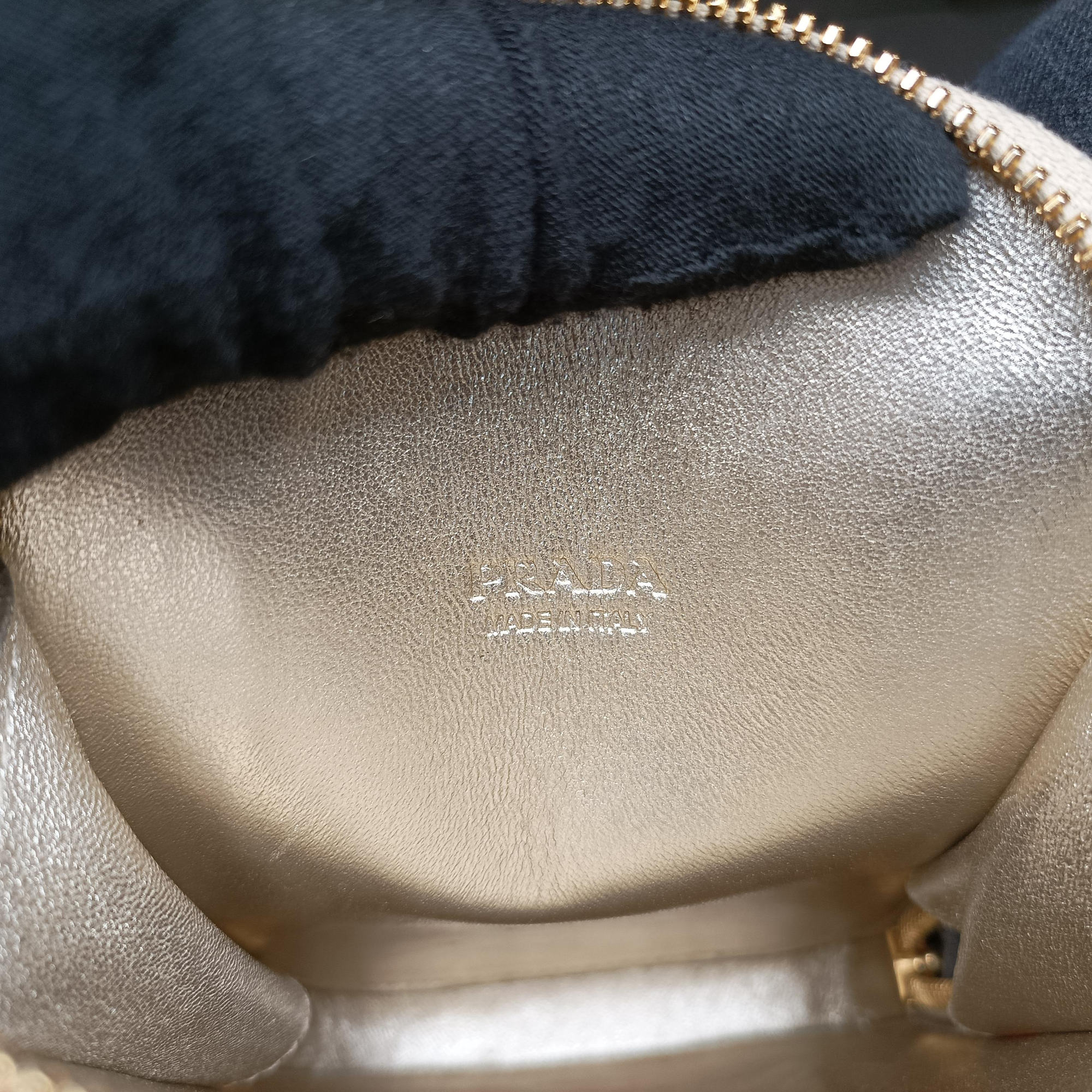 Secondhand Prada Triangle logo Golden Saffiano Leather 1DH030 shoulderbag | stylenewstar