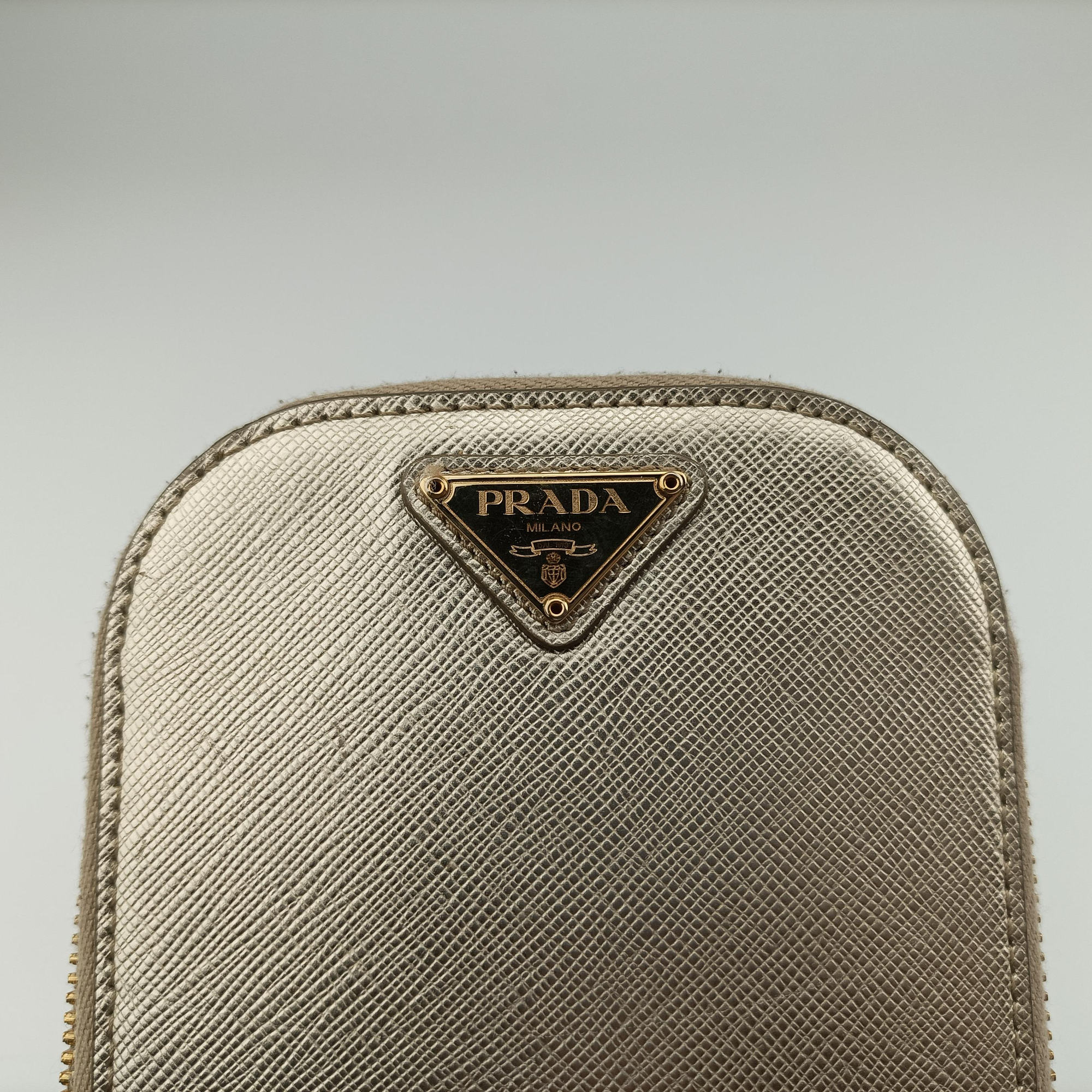 Secondhand Prada Triangle logo Golden Saffiano Leather 1DH030 shoulderbag | stylenewstar