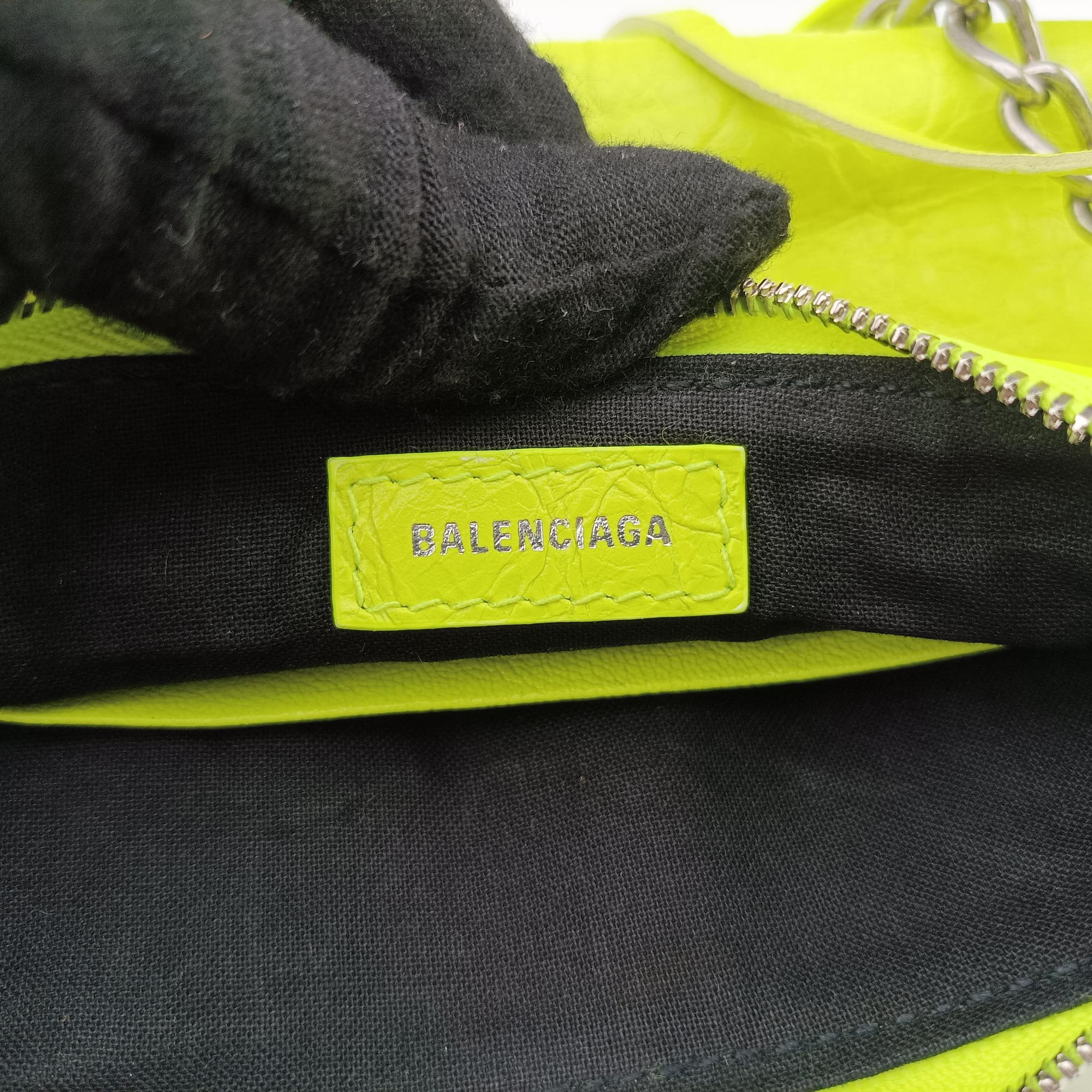 Pre-owned Balenciaga Le Cagole Green lambskin  shoulderbag | stylenewstar