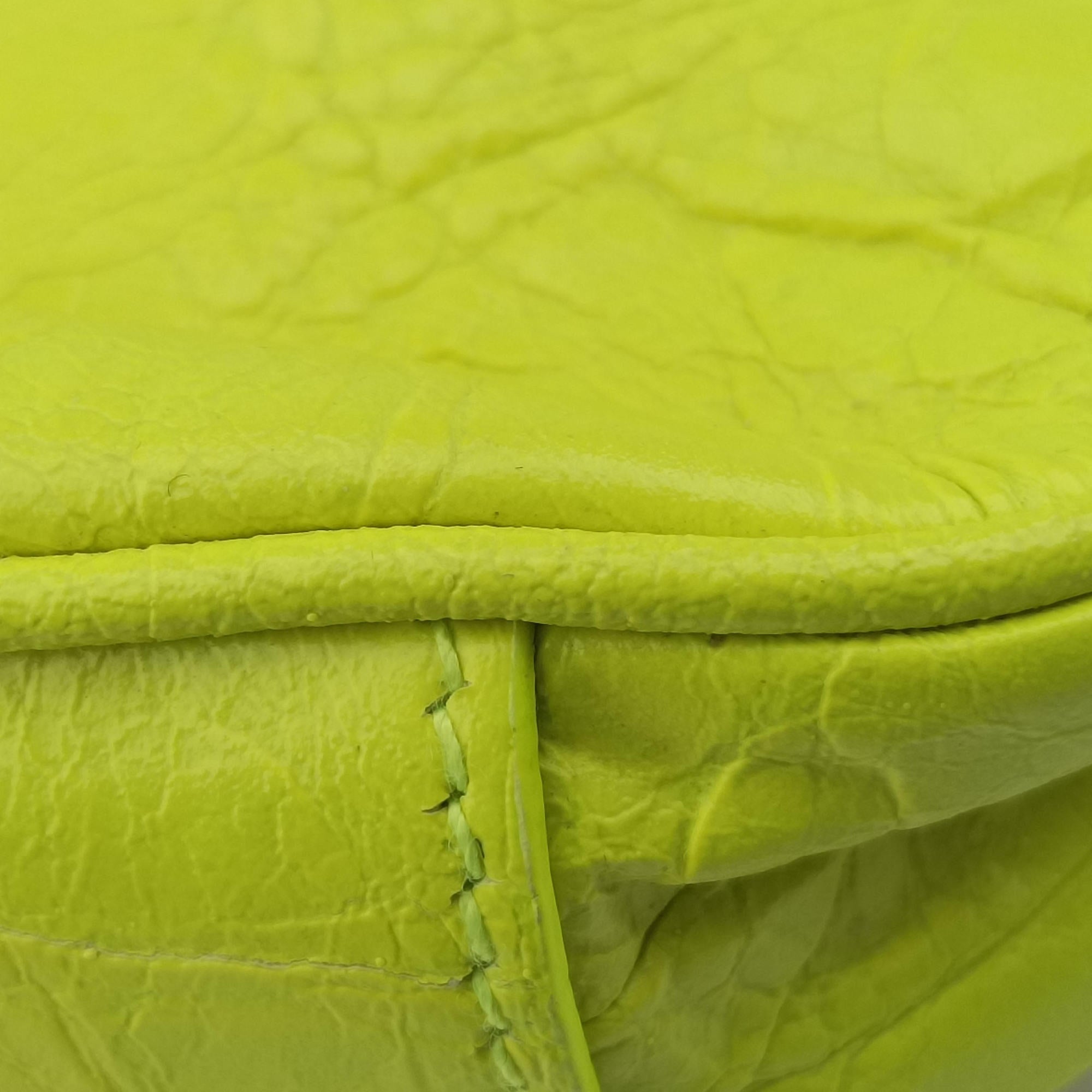 Pre-owned Balenciaga Le Cagole Green lambskin  shoulderbag | stylenewstar