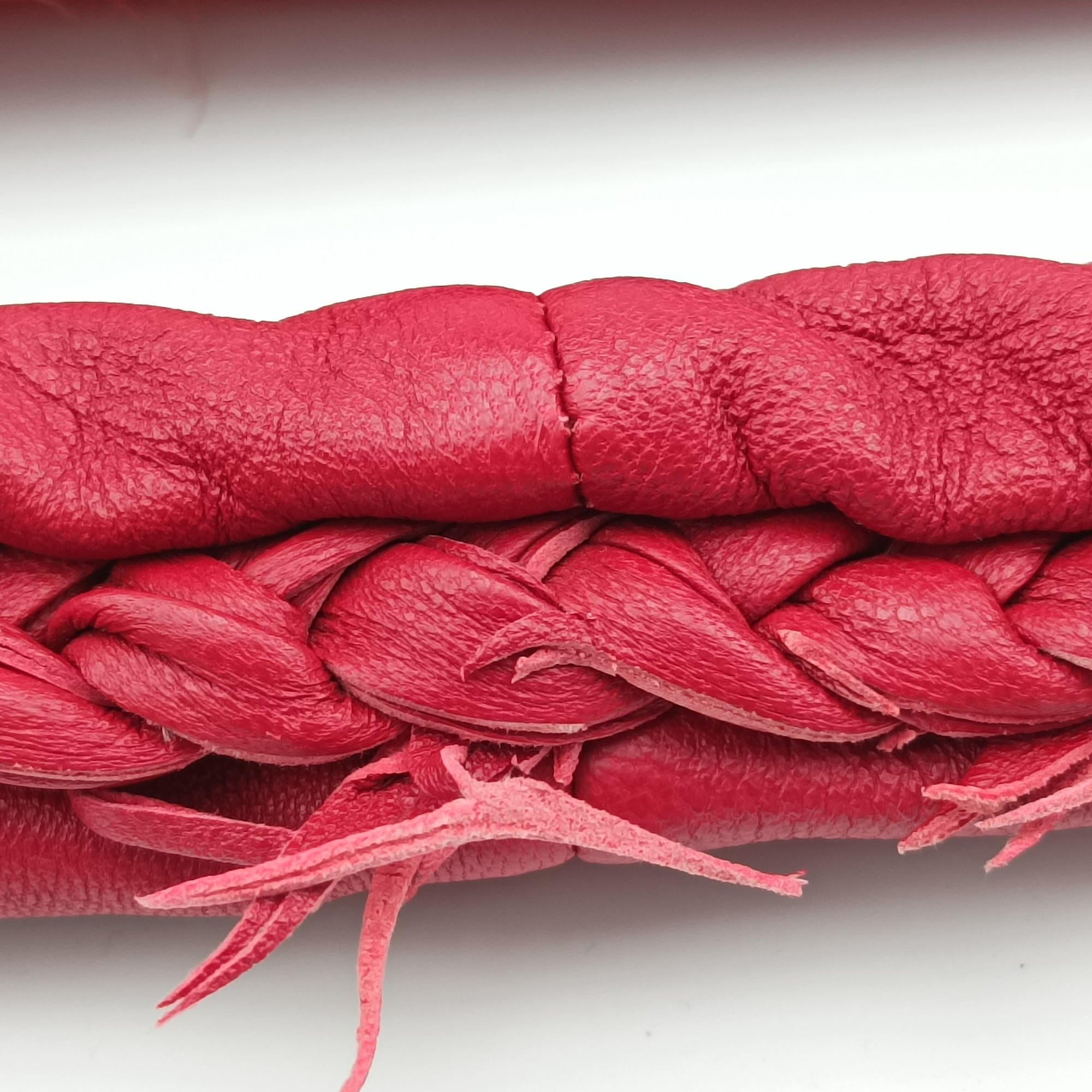 Pre-owned Bottega Veneta Ponza  Belly Veneta Cardinal Red Leather × Silk 226343 handbag | stylenewstar