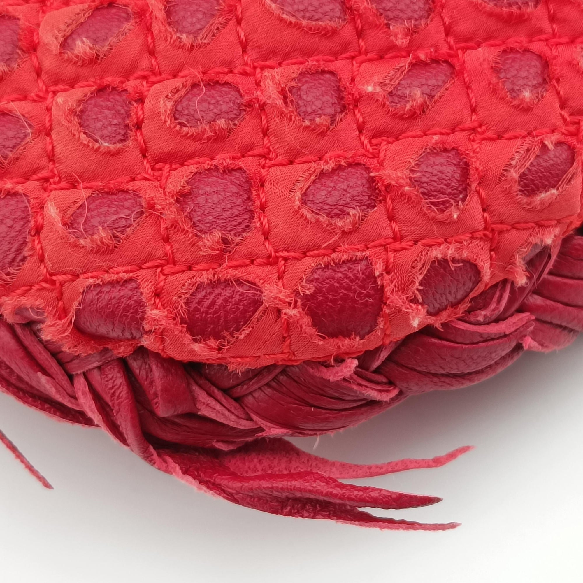 Pre-owned Bottega Veneta Ponza  Belly Veneta Cardinal Red Leather × Silk 226343 handbag | stylenewstar