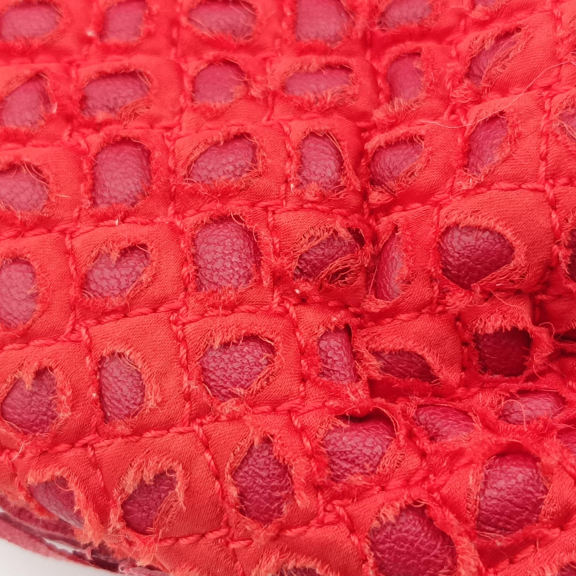 Pre-owned Bottega Veneta Ponza  Belly Veneta Cardinal Red Leather × Silk 226343 handbag | stylenewstar