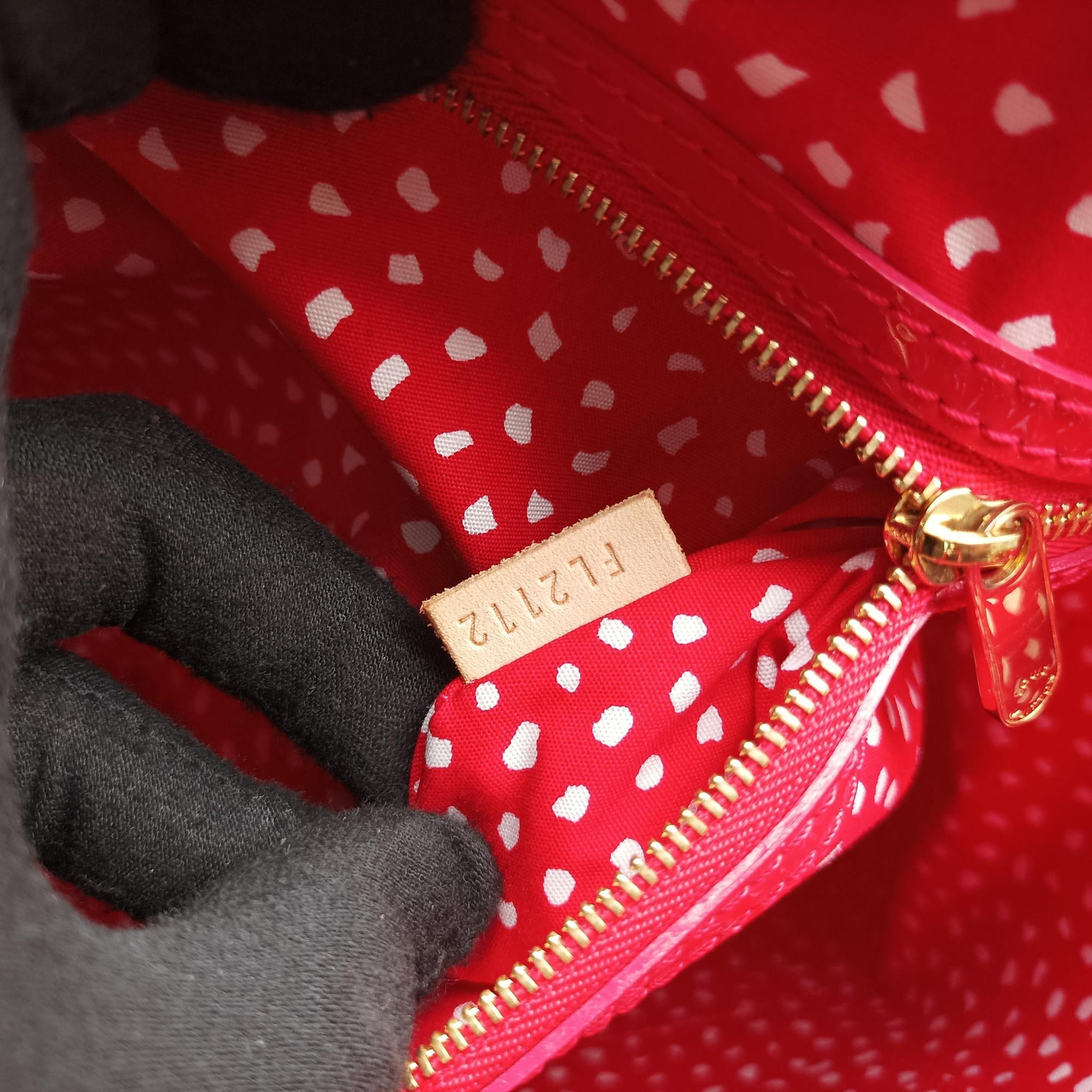 Pre-owned Louis Vuitton Lockit MM ROUGE×white Vernis M91423 handbag | stylenewstar