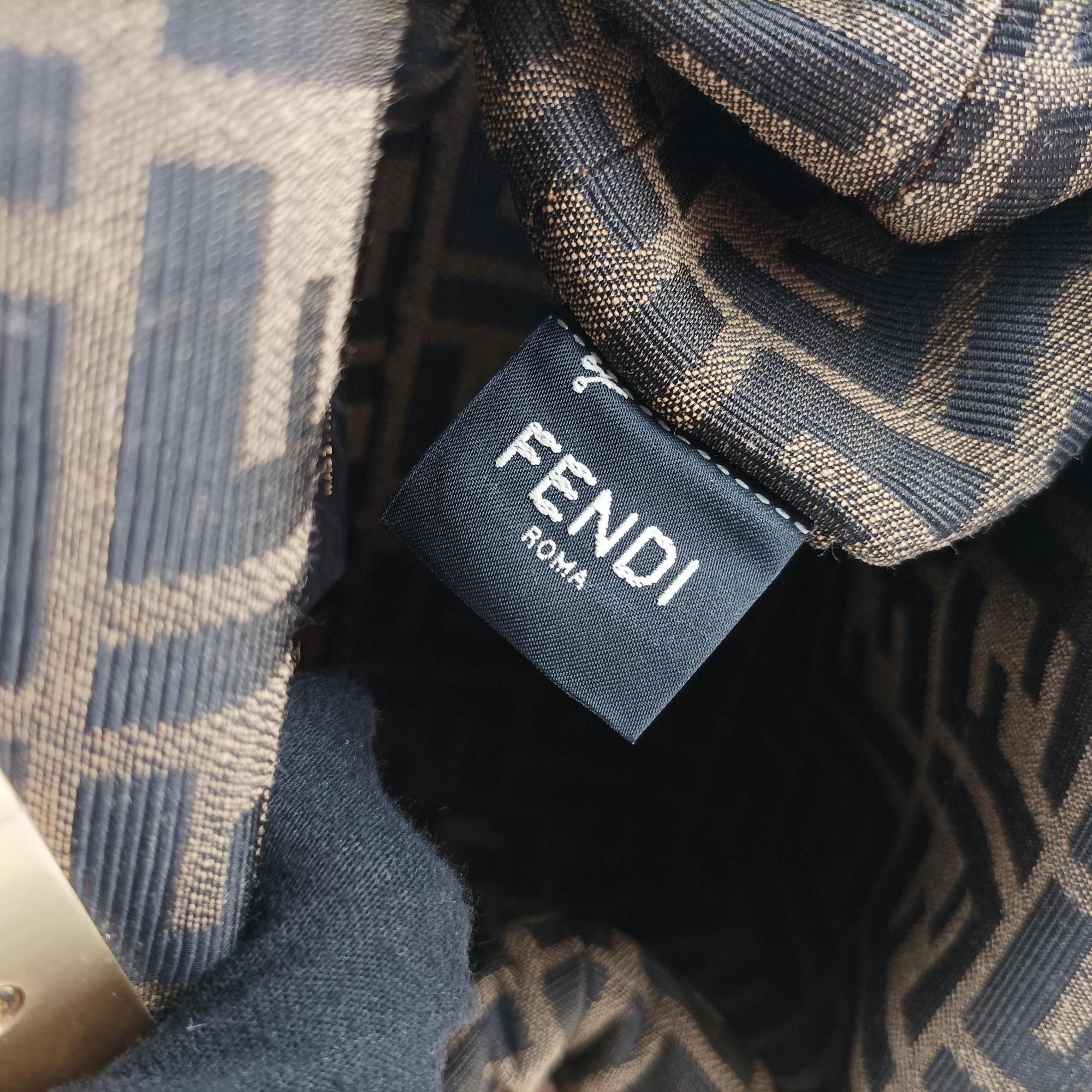 Pre-owned Fendi First Pink shearing×leather 8BP129 shoulderbag | stylenewstar