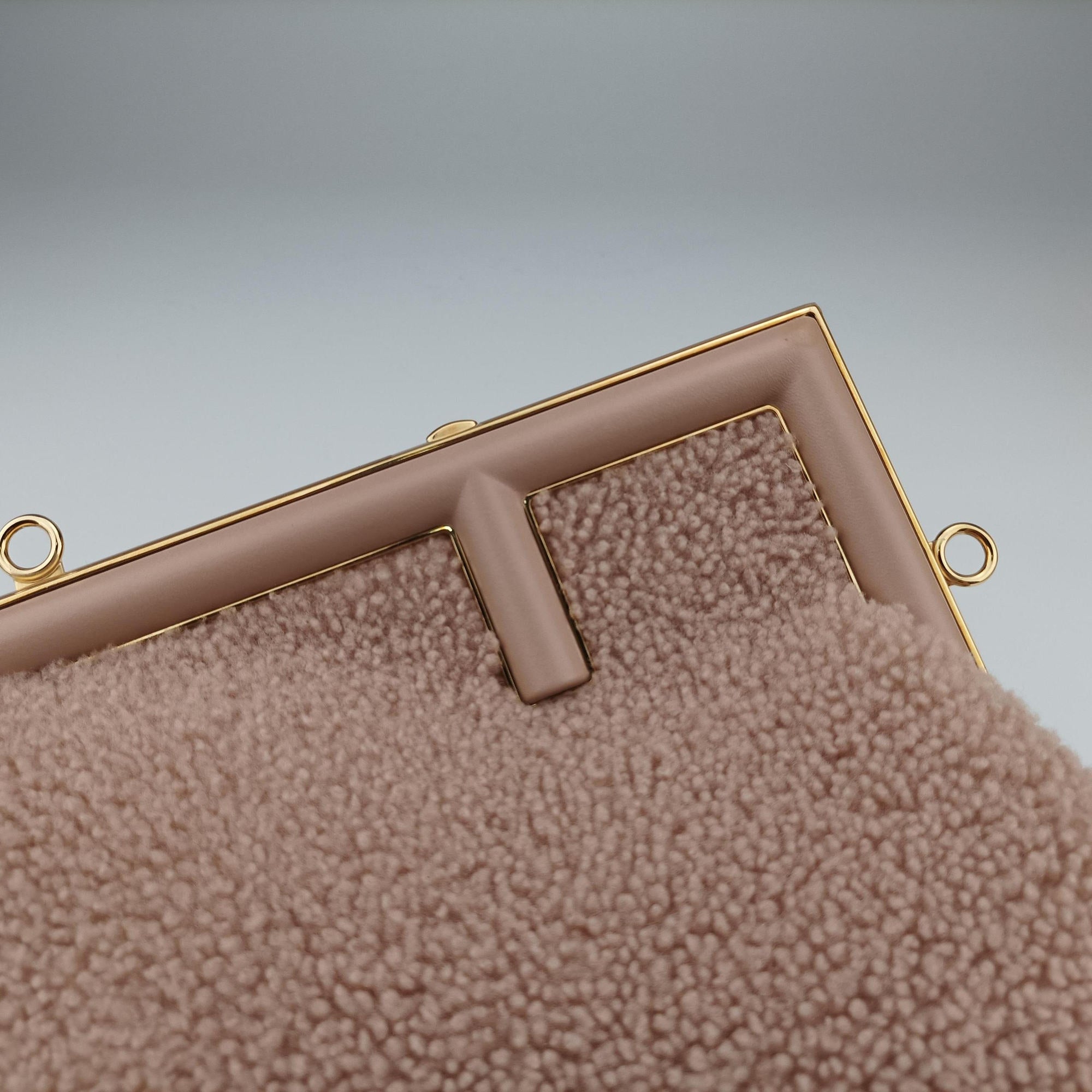 Pre-owned Fendi First Pink shearing×leather 8BP129 shoulderbag | stylenewstar