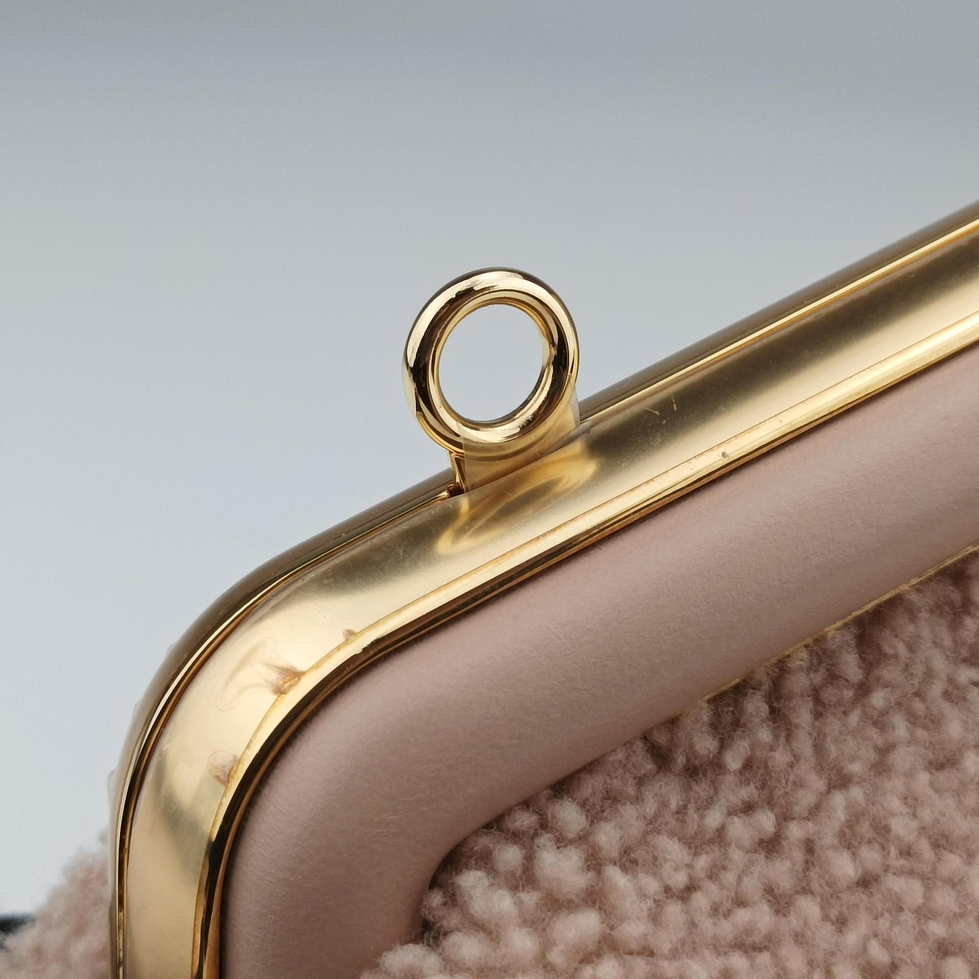 Pre-owned Fendi First Pink shearing×leather 8BP129 shoulderbag | stylenewstar