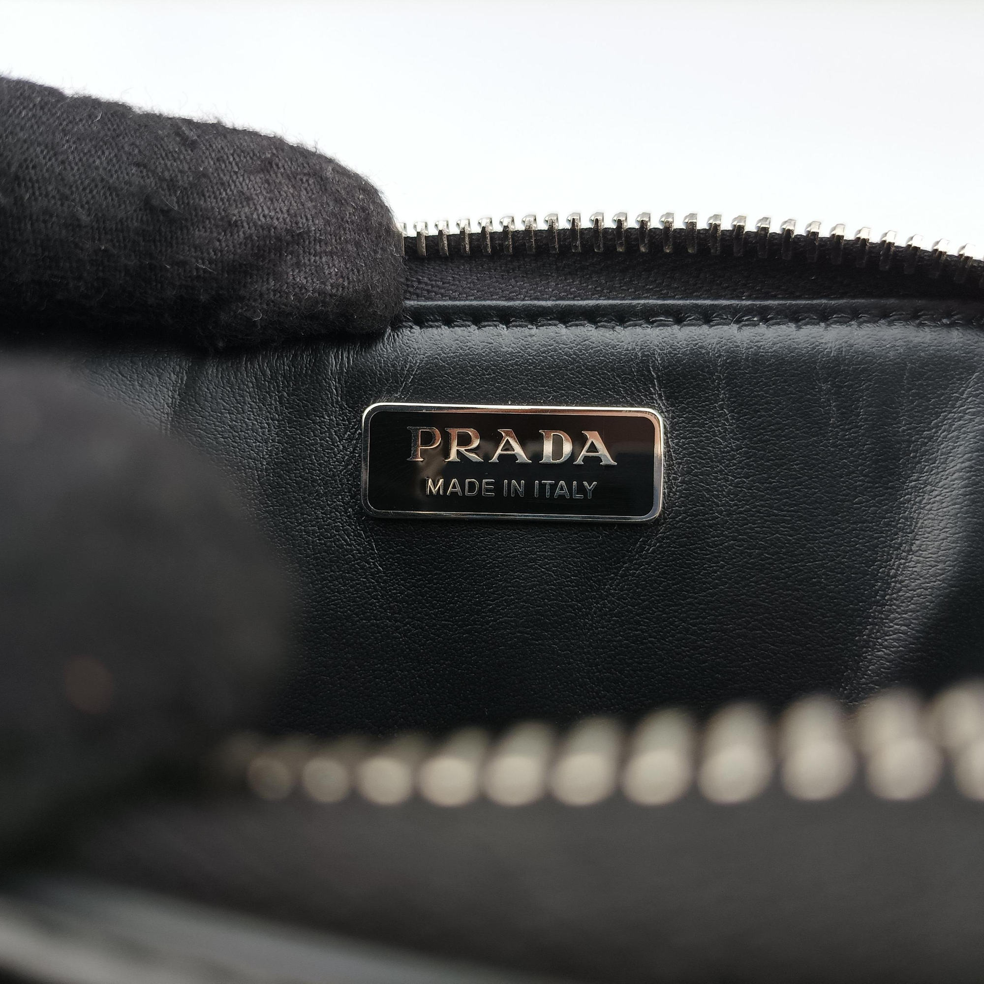 Pre-owned Prada Triangle Chain Pouch Black Leather  shoulderbag | stylenewstar