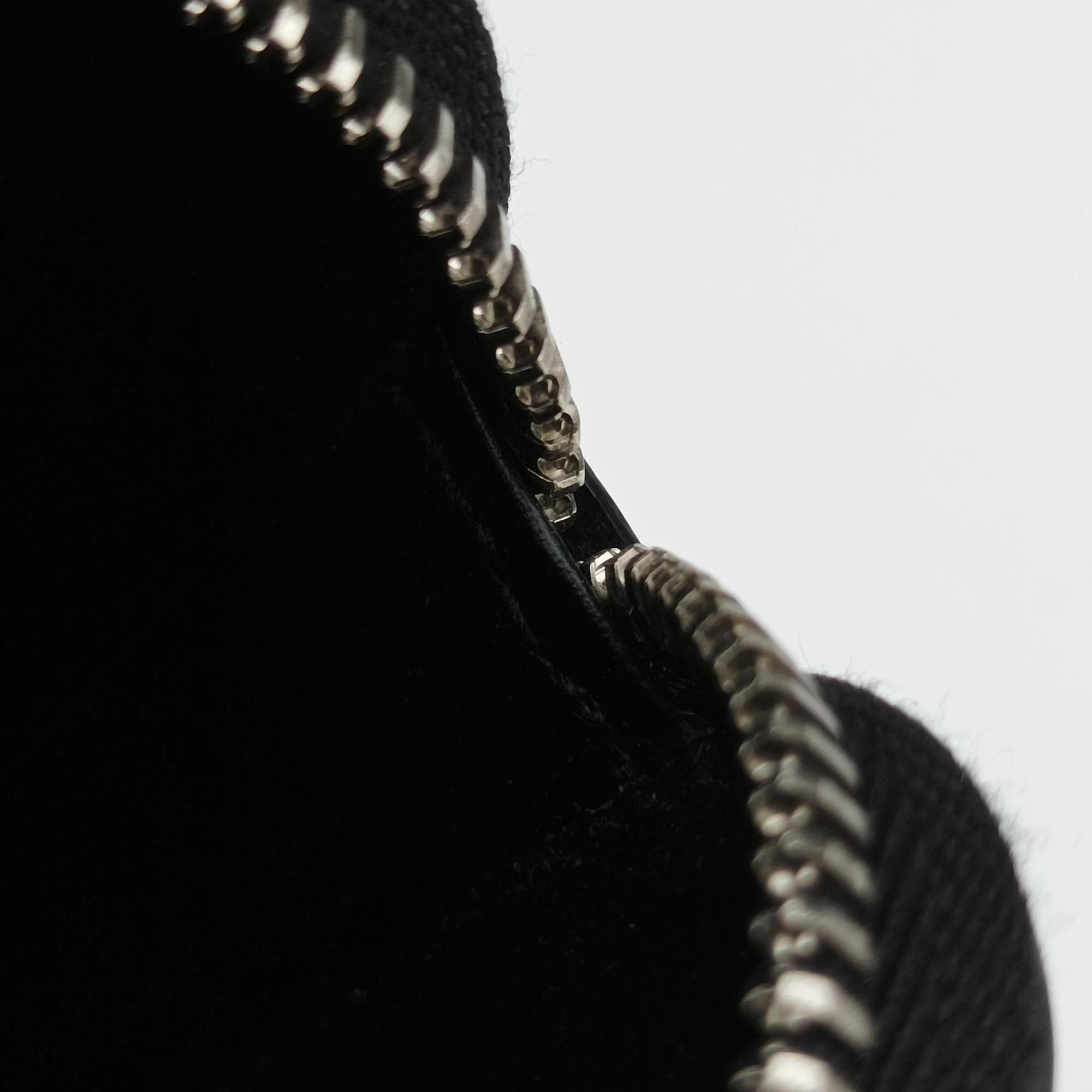 Pre-owned Prada Triangle Chain Pouch Black Leather  shoulderbag | stylenewstar