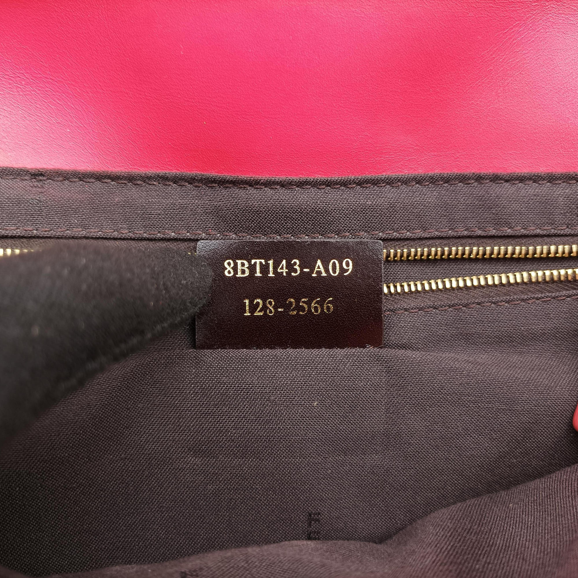 Secondhand Fendi Maxi Baguette Flap Red Leather 8BT143 shoulderbag | stylenewstar