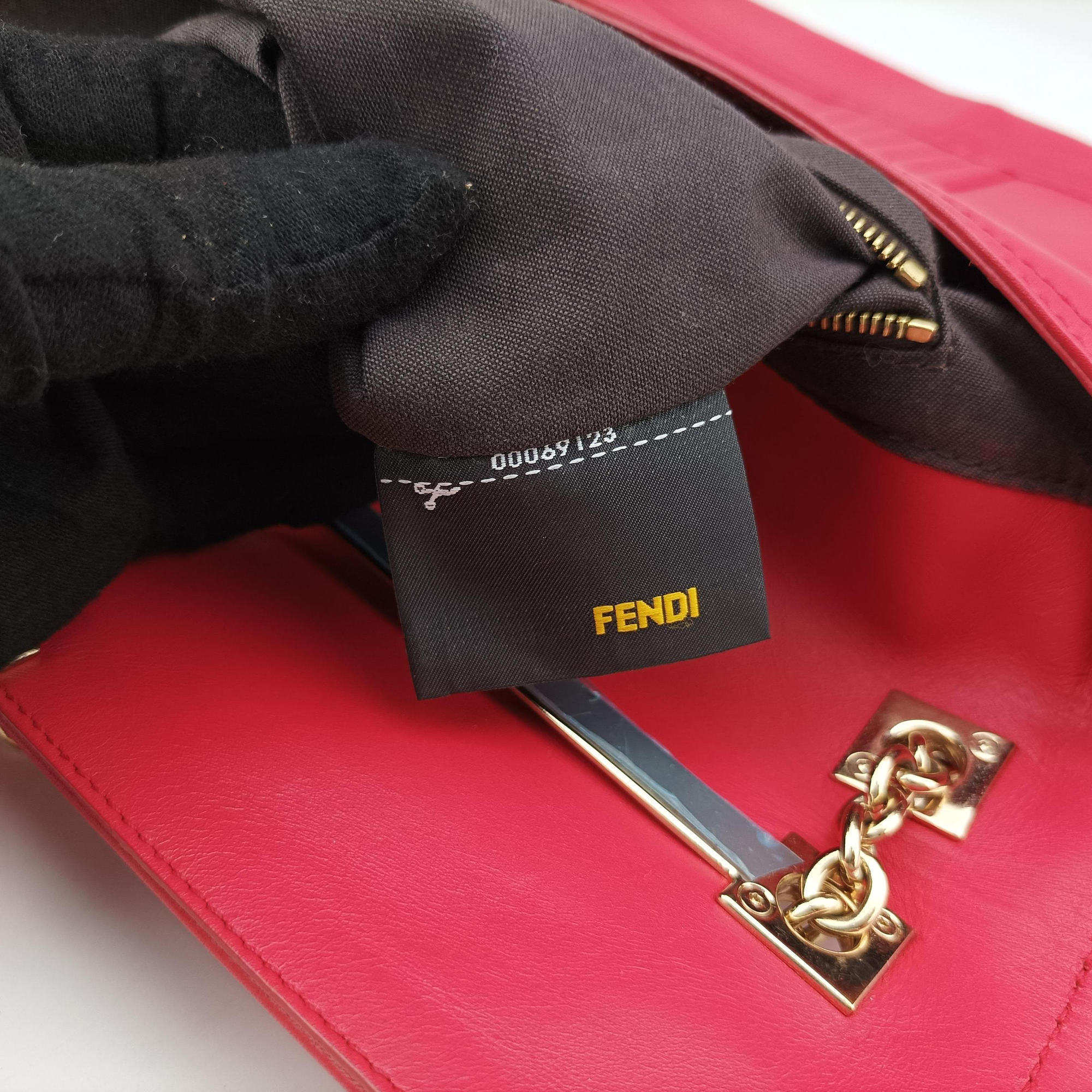 Secondhand Fendi Maxi Baguette Flap Red Leather 8BT143 shoulderbag | stylenewstar