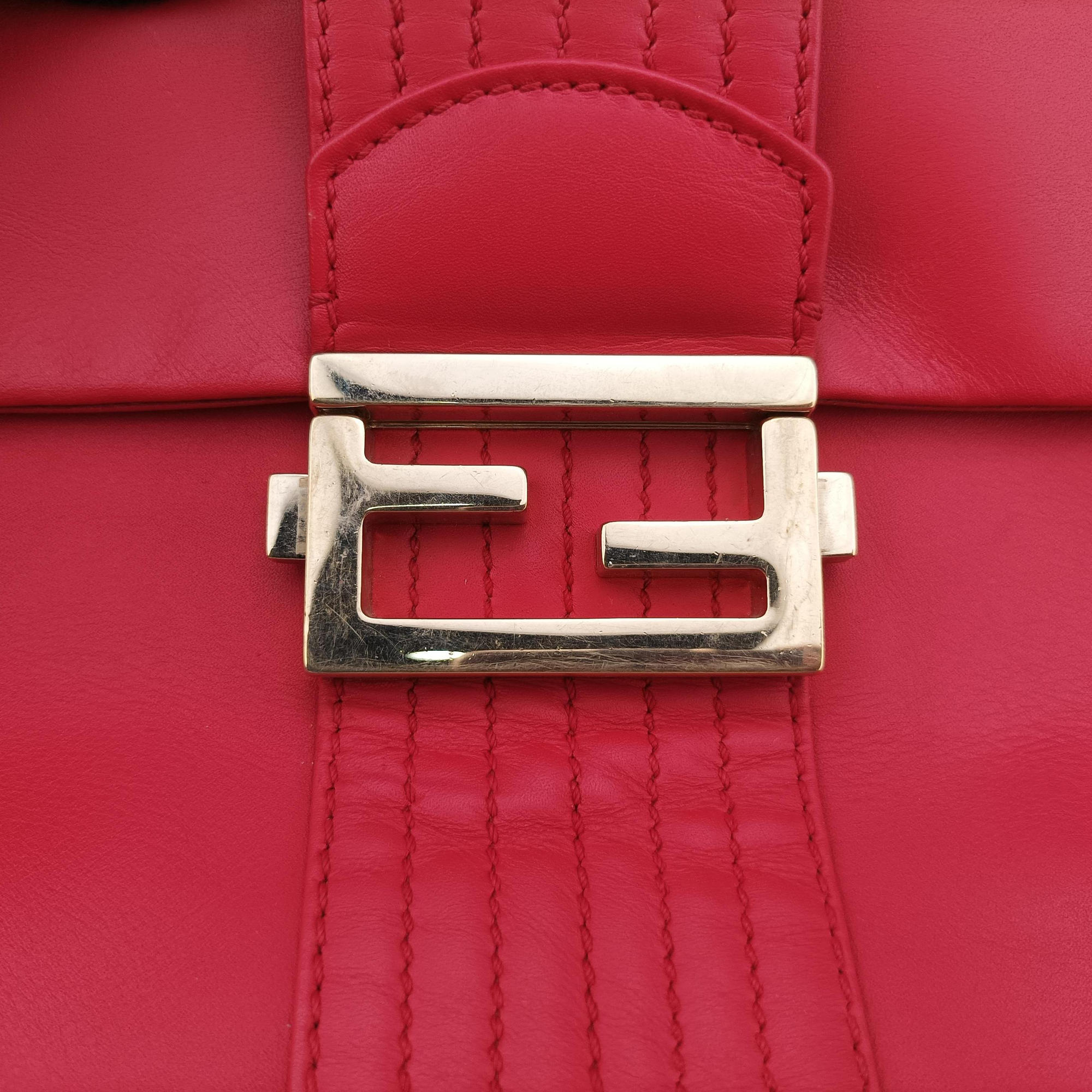 Secondhand Fendi Maxi Baguette Flap Red Leather 8BT143 shoulderbag | stylenewstar