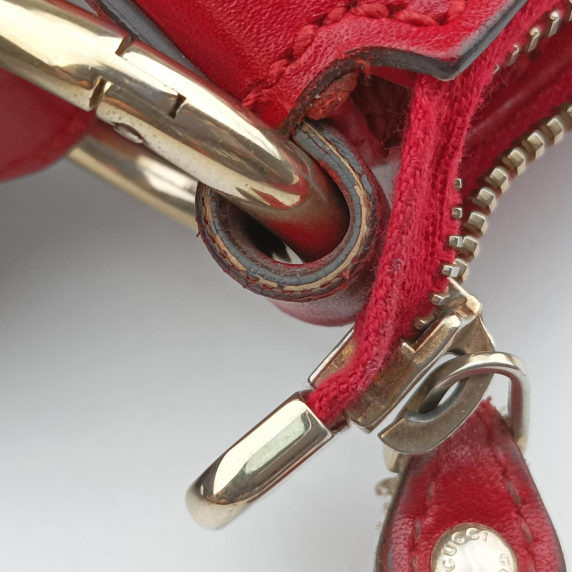 Pre-owned Gucci Valentine heart charm beige×red canvas×leather 309122 shoulderbag | stylenewstar