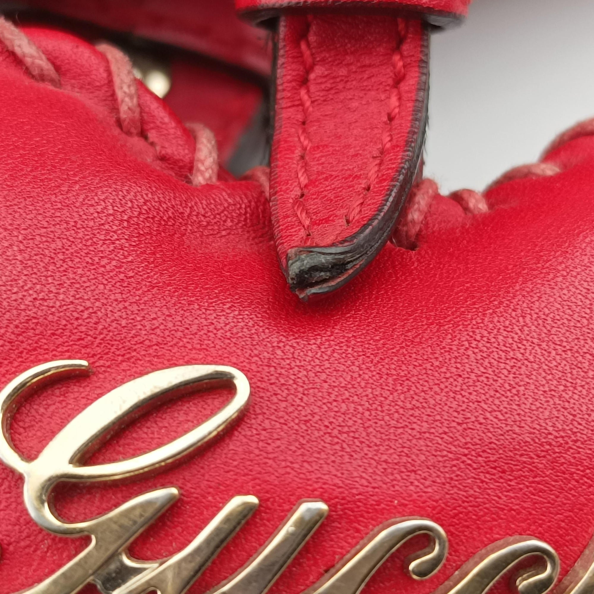 Pre-owned Gucci Valentine heart charm beige×red canvas×leather 309122 shoulderbag | stylenewstar
