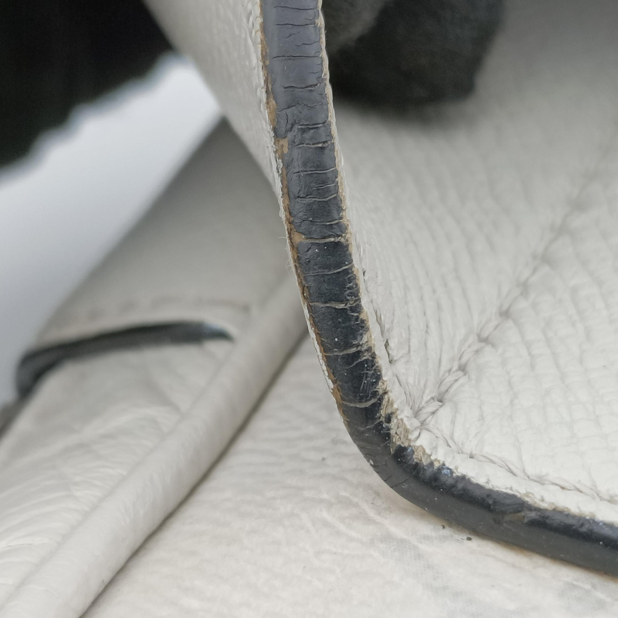 Secondhand Louis Vuitton Outdoor Taigarama Antarctica Taiga M30247 bum bag/waist bag | stylenewstar