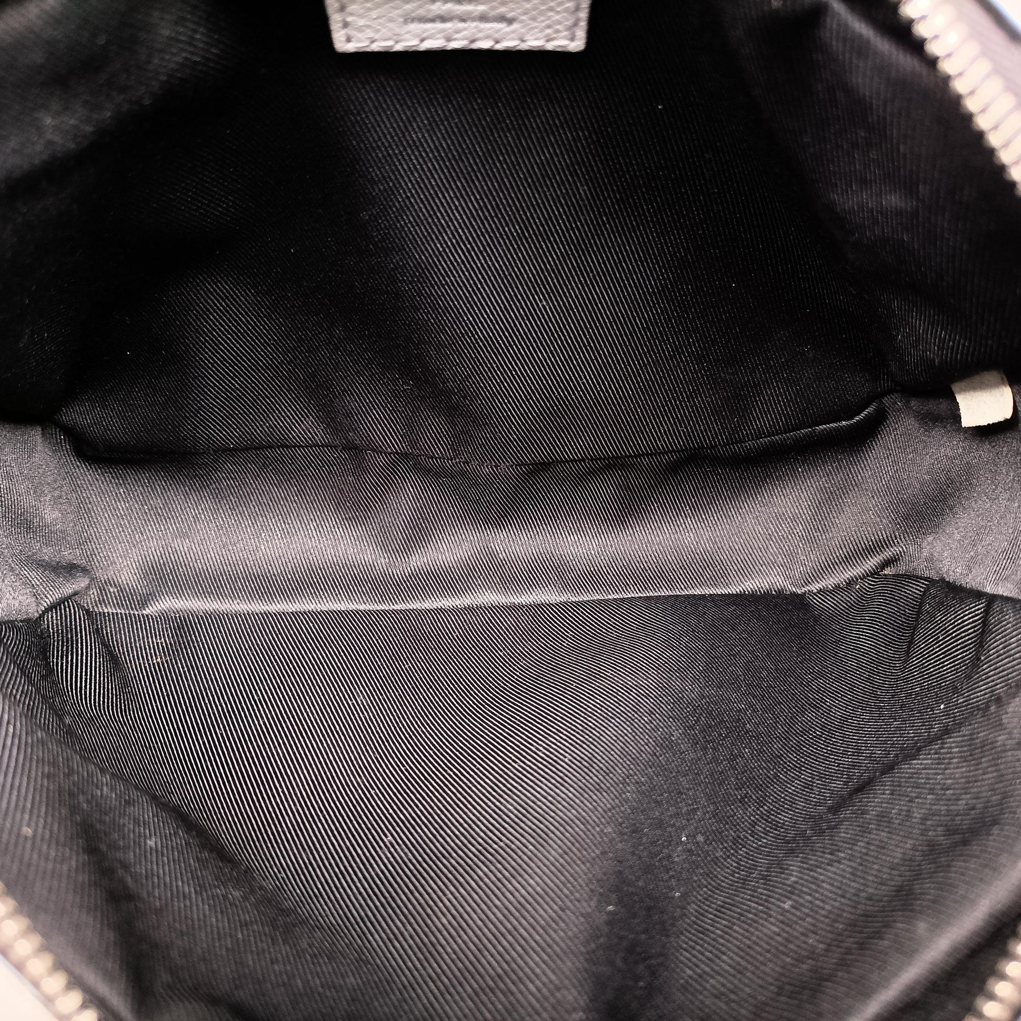 Secondhand Louis Vuitton Outdoor Taigarama Antarctica Taiga M30247 bum bag/waist bag | stylenewstar