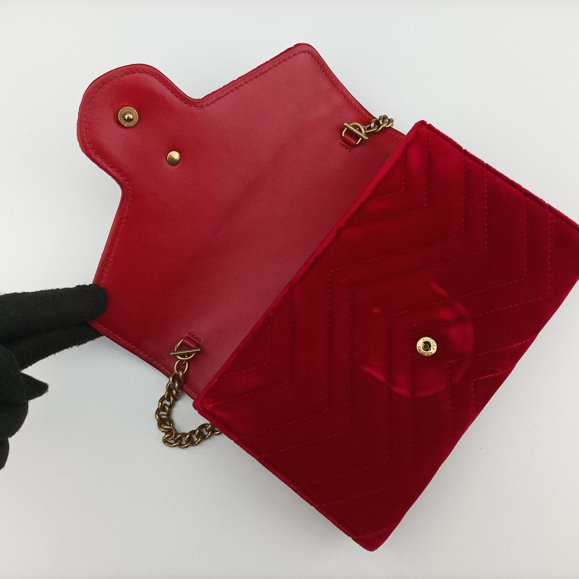 Pre-owned Gucci GG Marmont Red velour 474575 shoulderbag | stylenewstar