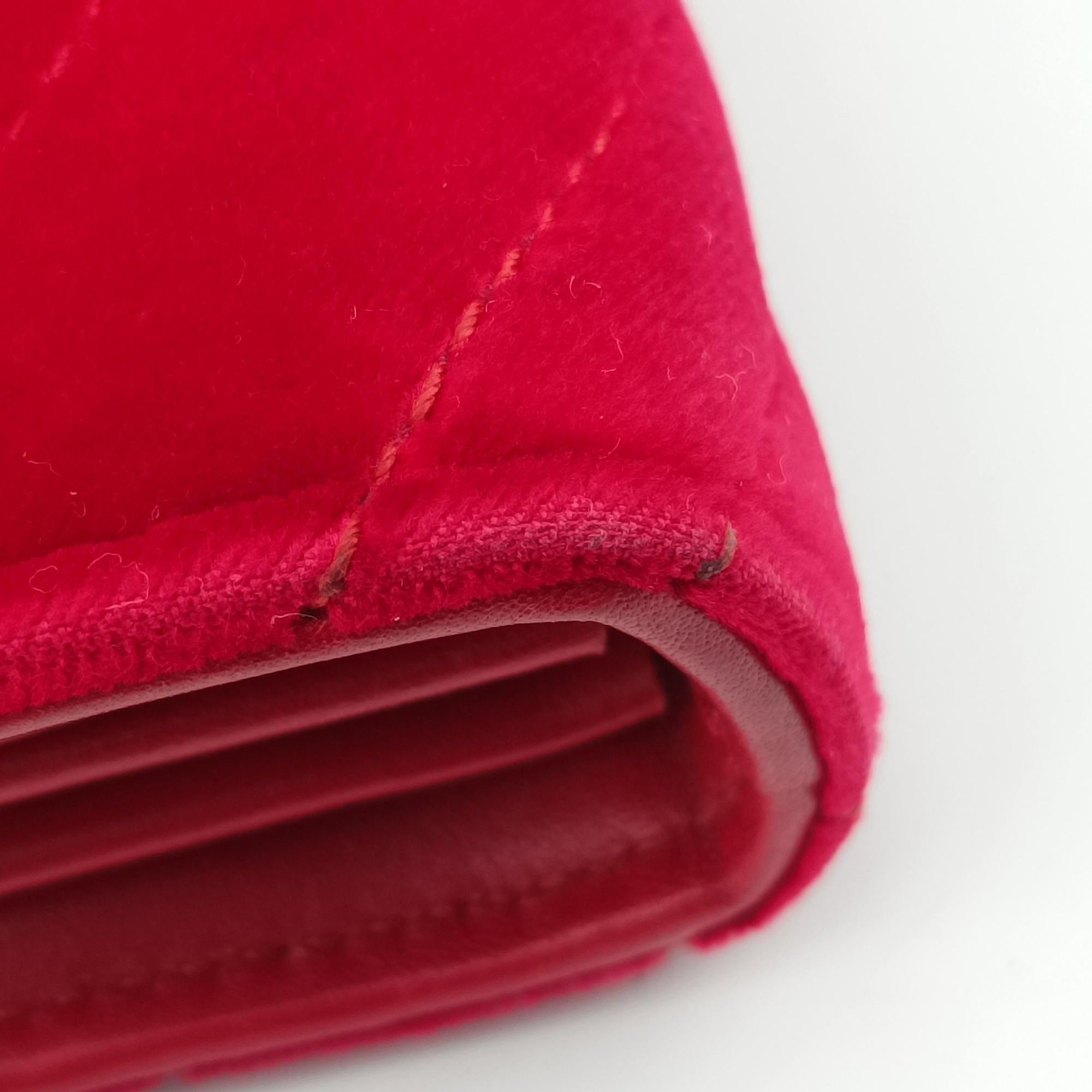 Pre-owned Gucci GG Marmont Red velour 474575 shoulderbag | stylenewstar