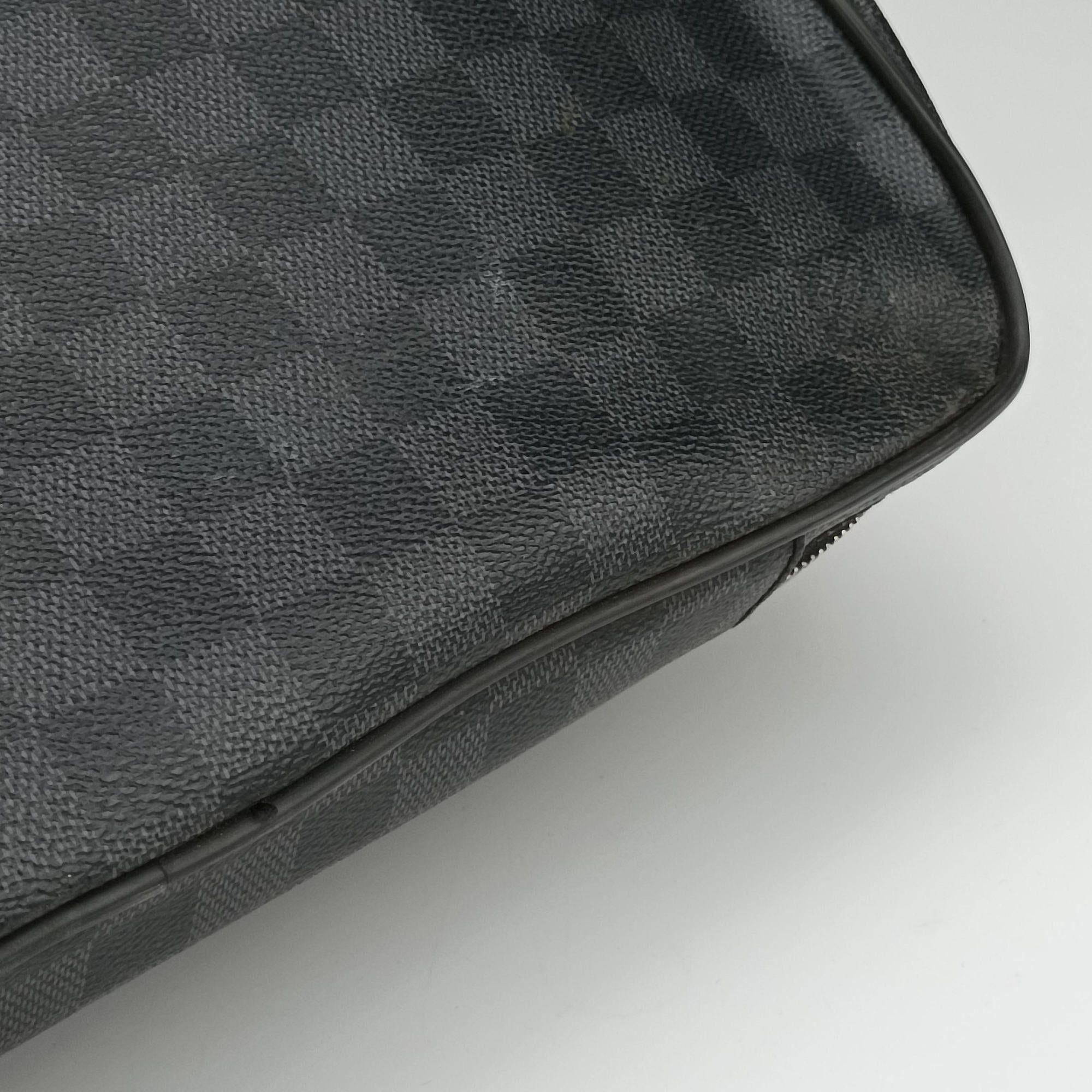 Pre-owned Louis Vuitton Overnight Black×Navy Damier Graphite N41004 handbag | stylenewstar